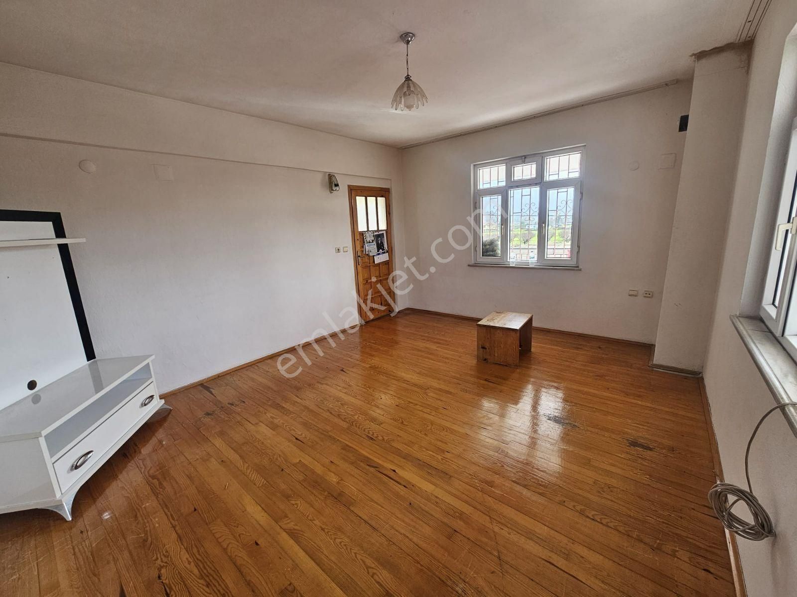 Seydikemer S.zorlarda Yarı Müstakil Geniş Kiralık Daire - Görsel 33