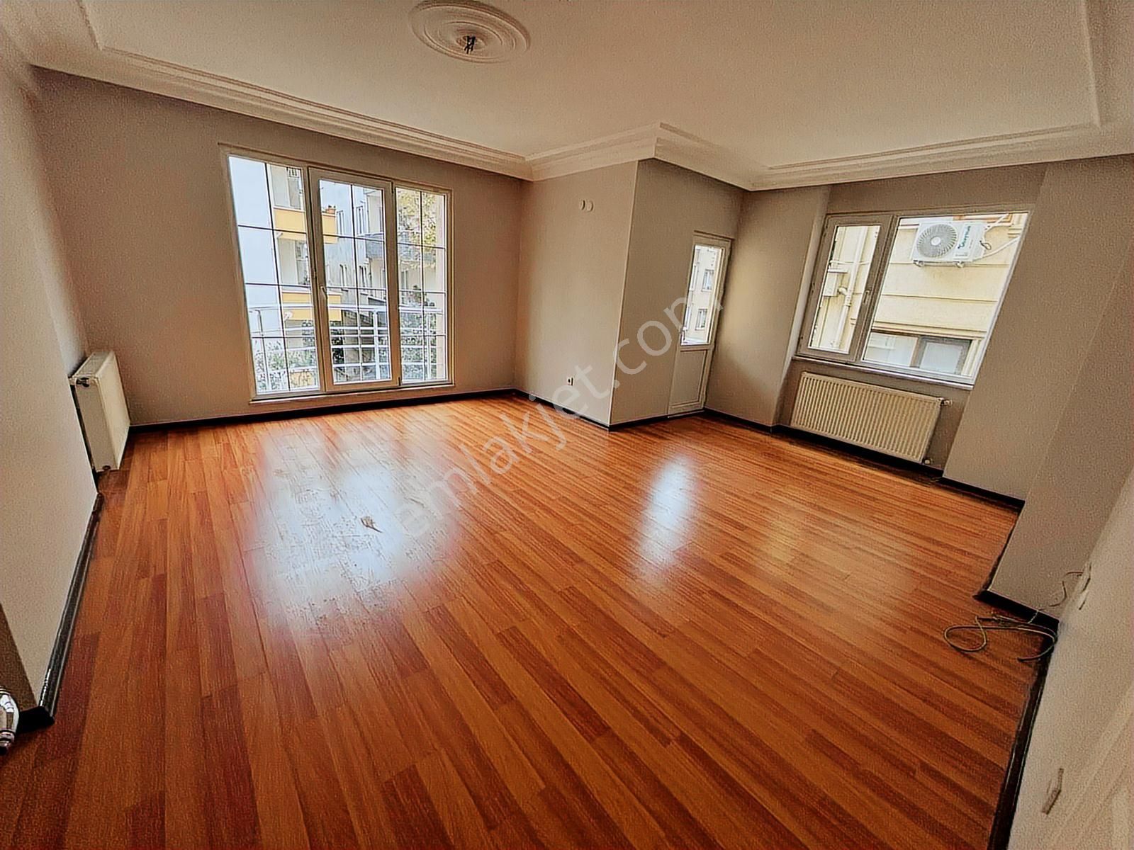 F-l Emlaktan Bulgurluya Komşu Yunus Emre Cad Yakını 3+1 Ebeveynl