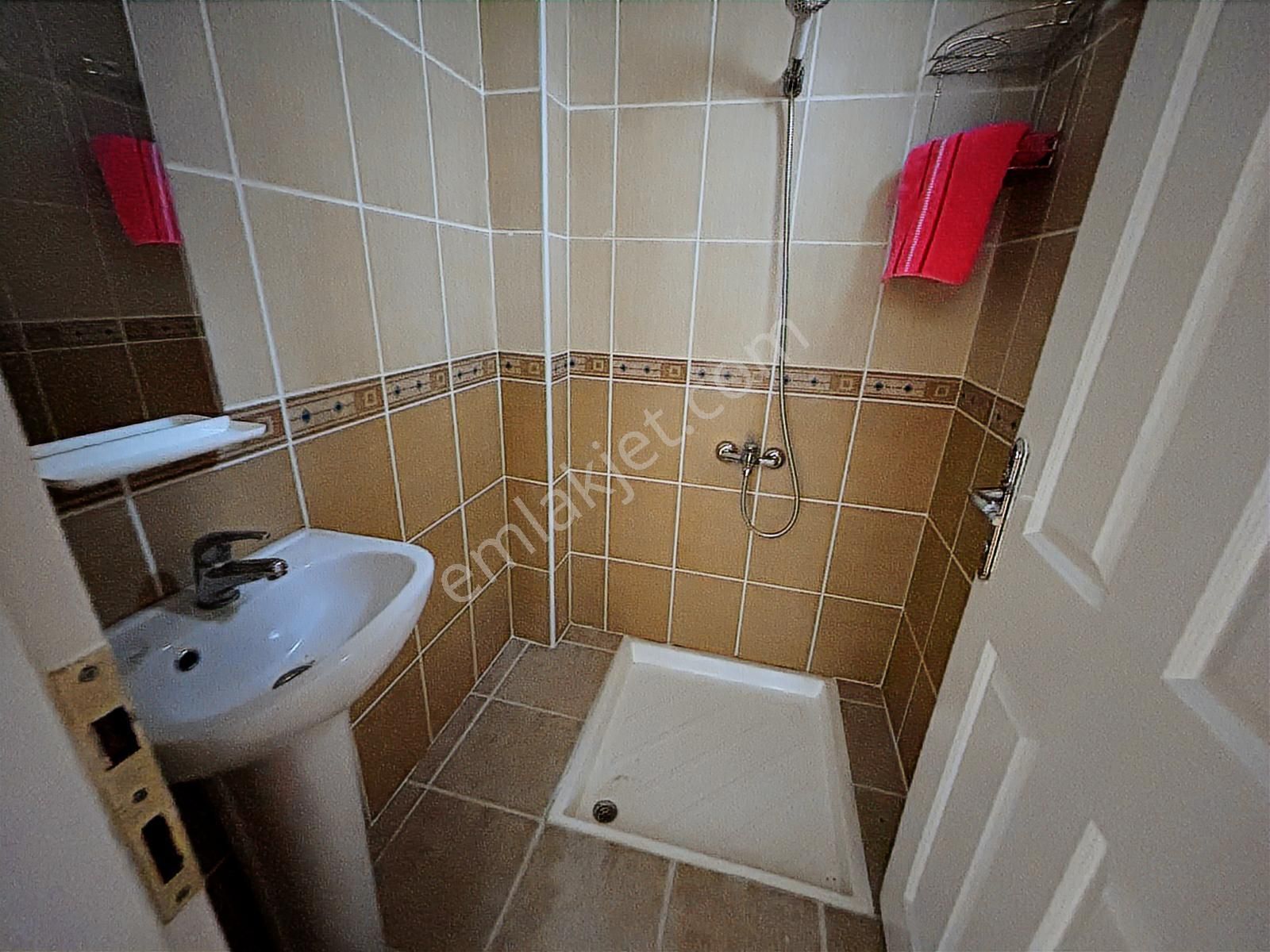 F-l Emlaktan Bulgurluya Komşu Yunus Emre Cad Yakını 3+1 Ebeveynl - Görsel 13