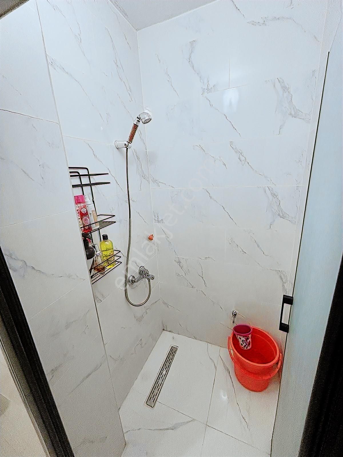 Valentia'dan Natoyolu Cadde Yakını Yapılı 3+1 Satılık Daire !!! - Görsel 2