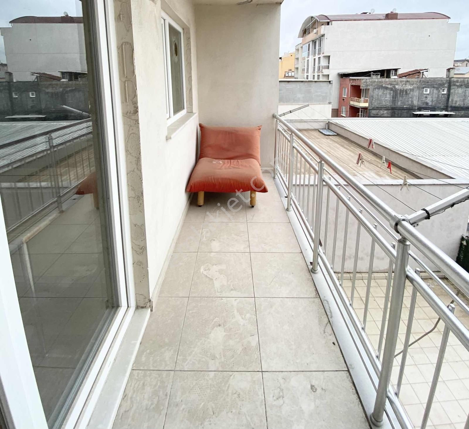 Şekerler'den Koruparka Ve Metroya Yakın Kiralık Arakat Daire - Görsel 13