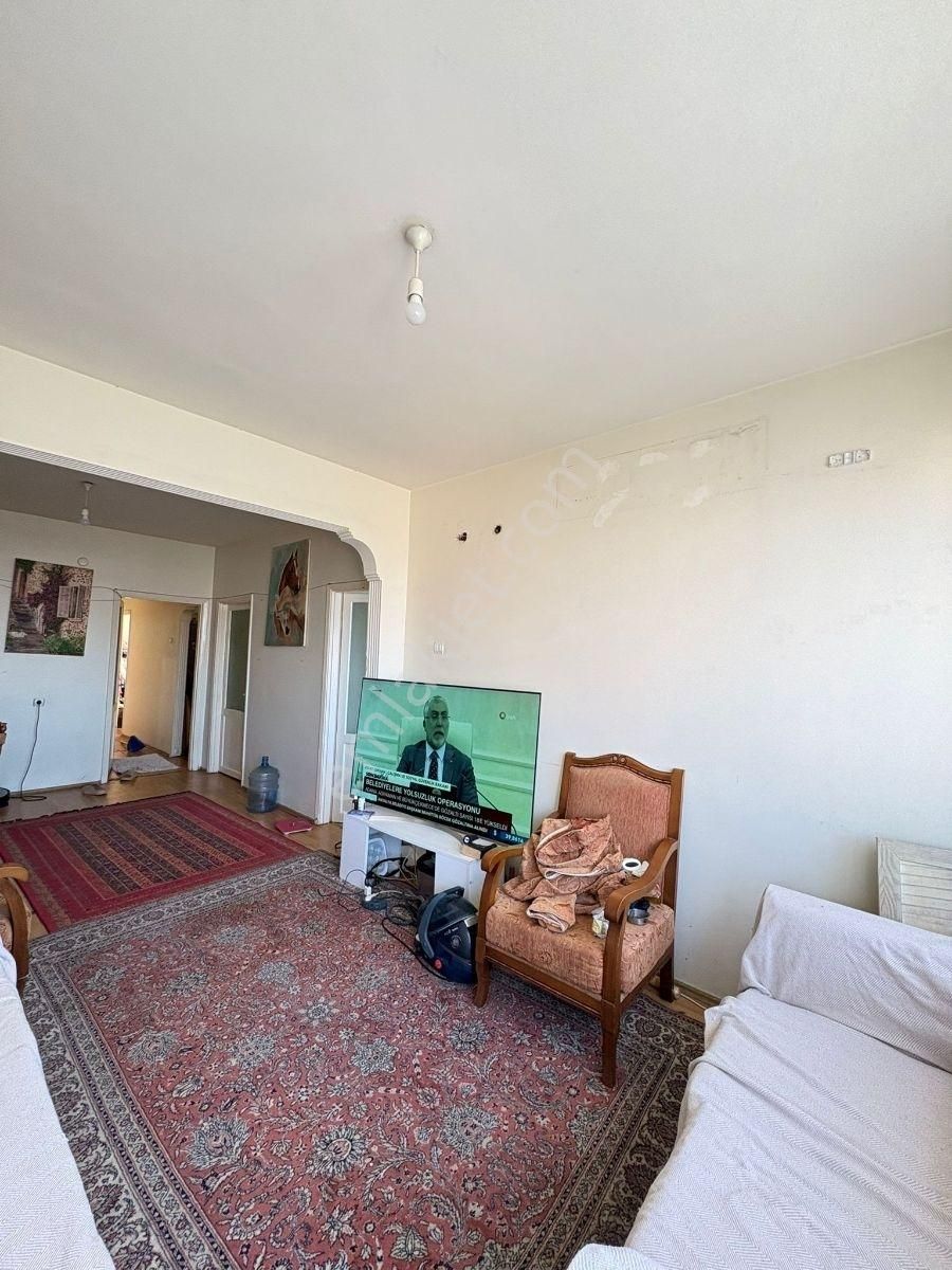 Şehremini De Satılık 3+1 . 115m2 Daire