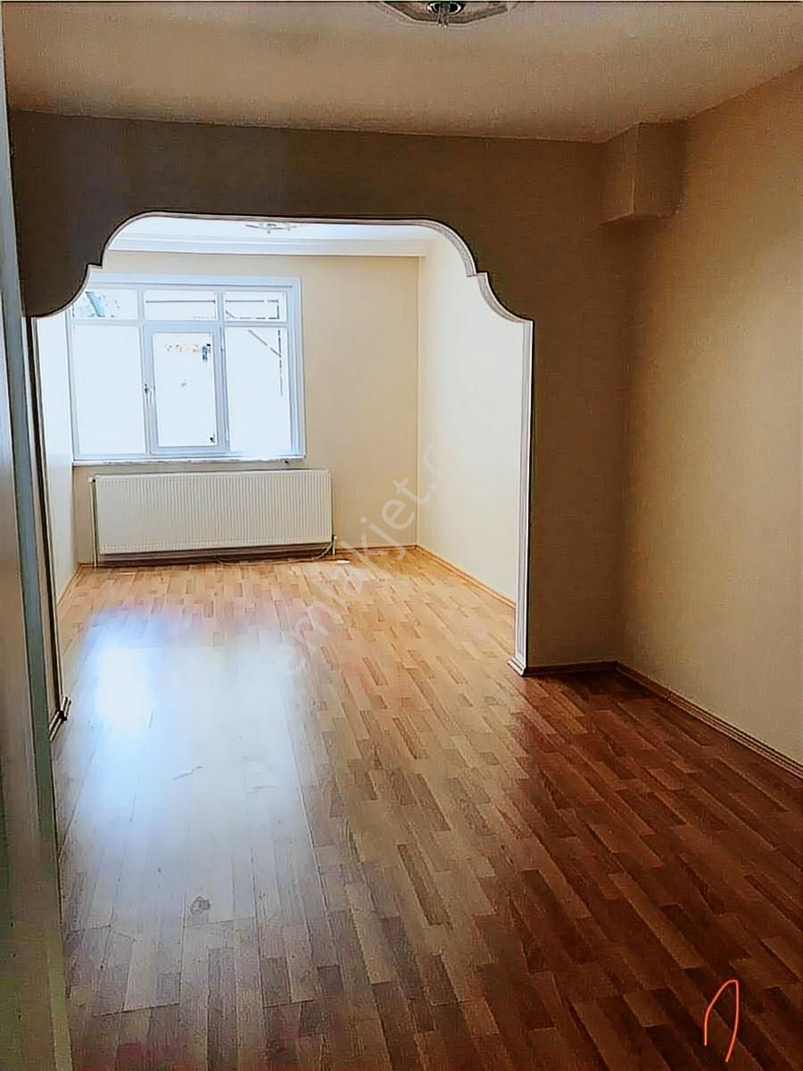 Çapa Civarı Satılık 1+1 Bahçe Katı