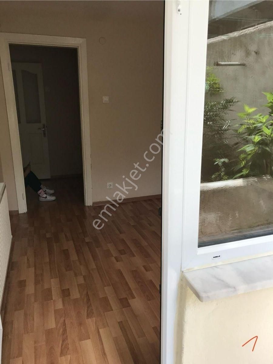 Çapa Civarı Satılık 1+1 Bahçe Katı - Görsel 3