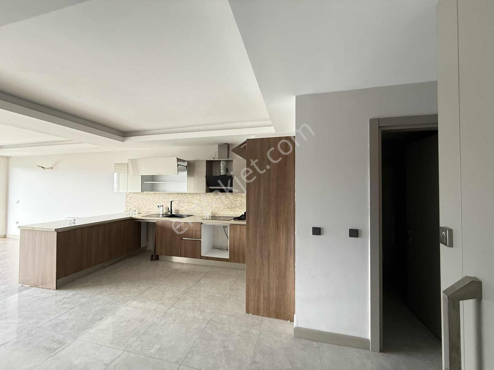 Serdivan Gölbaşı Konaklarında Kiralık 2+1 Bahçe Kullanımlı Daire - Görsel 2