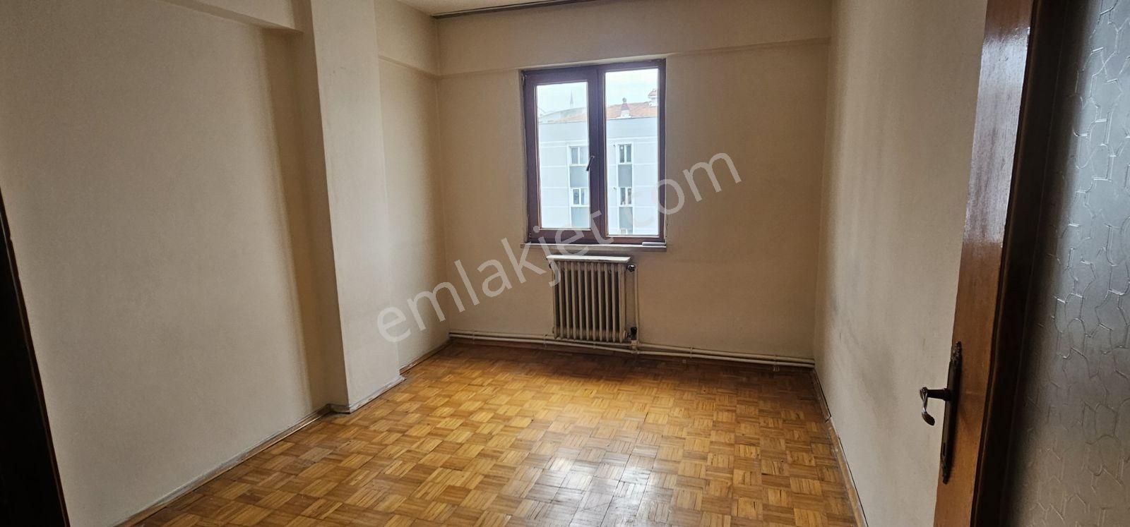 Manastır Emlak'tan Cadde Üzerinde 2+1 Kiralık Daire 15.000 Tl - Görsel 14