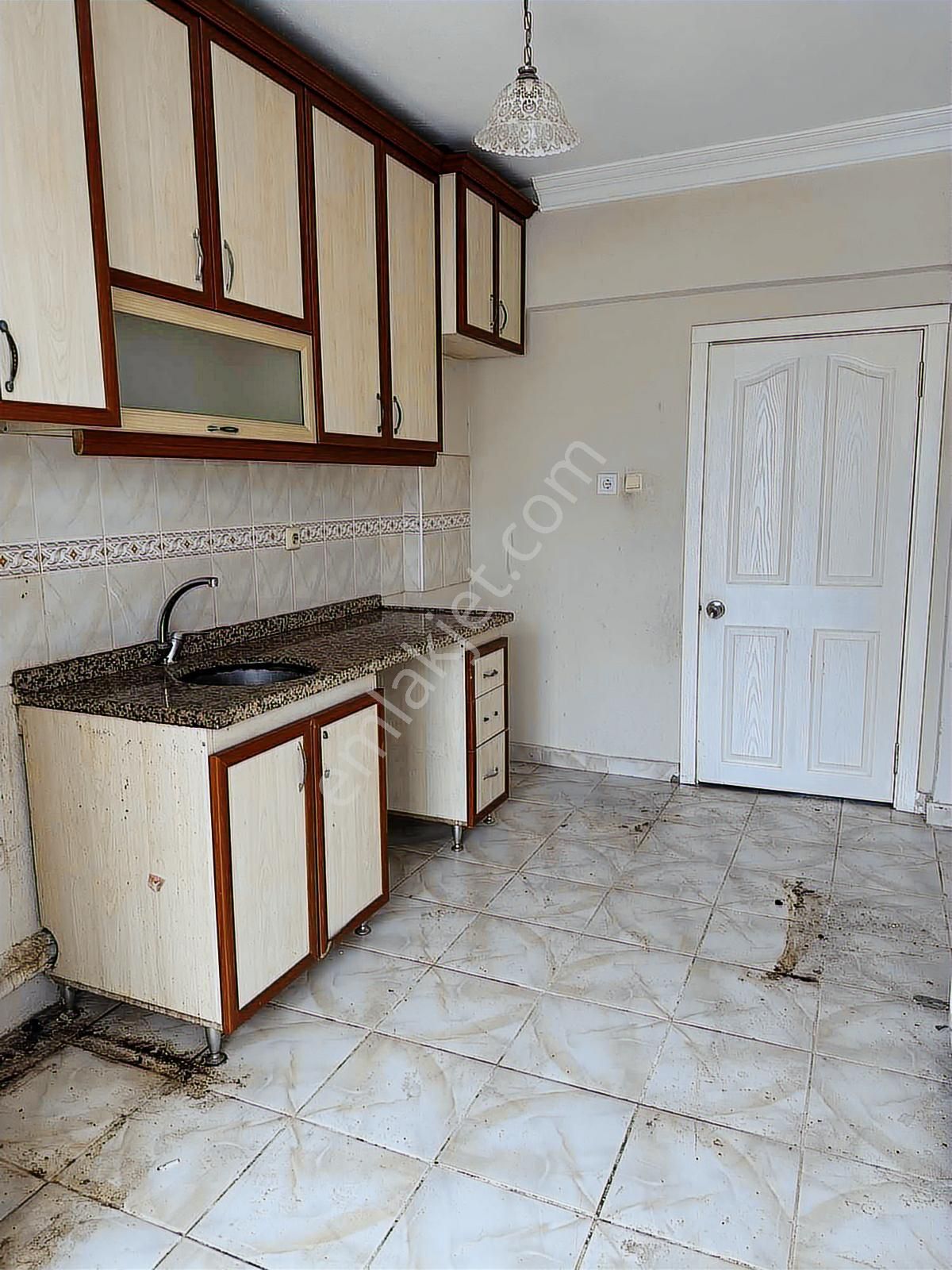 Manastır Emlak'tan Merkezi Konumda Şehir Manzaralı Kiralık Daire - Görsel 10