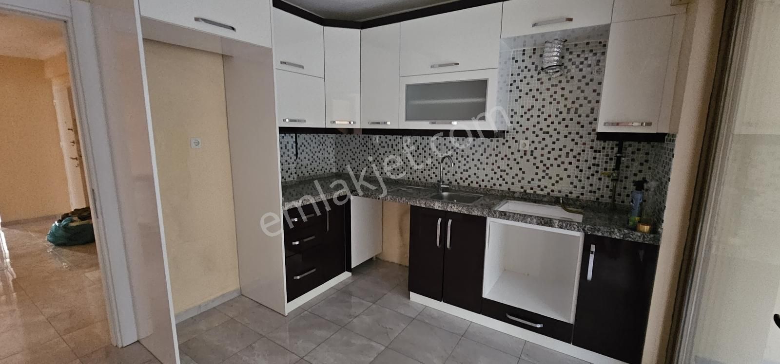Manastır Emlak'tan Kiralık 3+1 Daire 30.000 Tl - Görsel 13