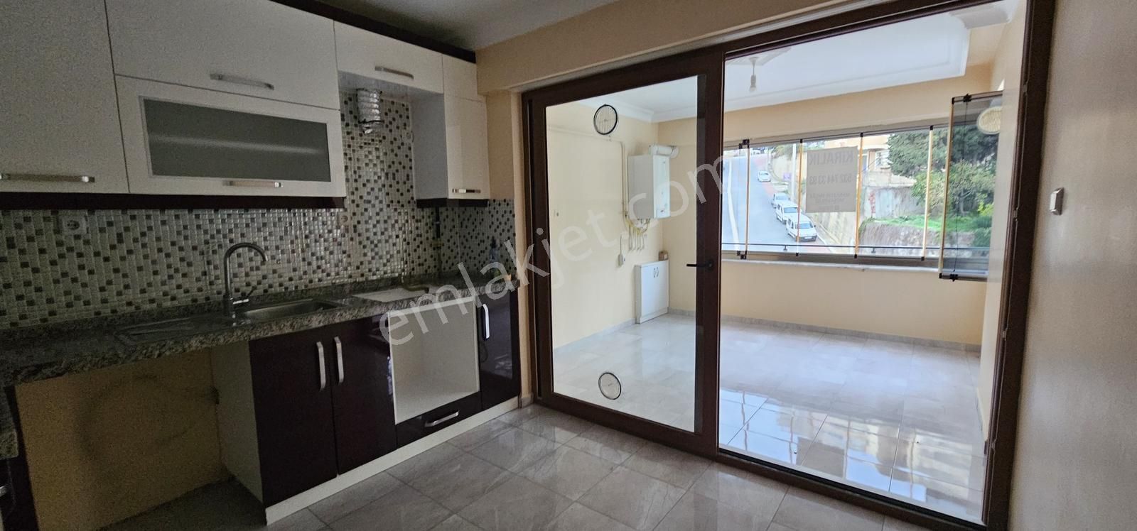 Manastır Emlak'tan Kiralık 3+1 Daire 30.000 Tl - Görsel 11