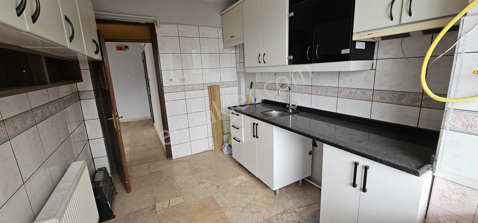 Manastır Emlak'tan Deniz Manzaralı Kiralık 3+1 Daire 15.000 Tl - Görsel 12