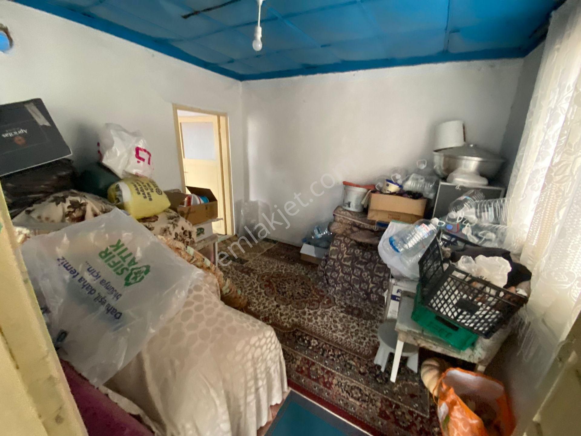 Acill Buca Ufuk Mah.de Yıkıkkemer Meydanda 96m2 Arsa İçerisinde Satılık Müstakil Ev - Görsel 14