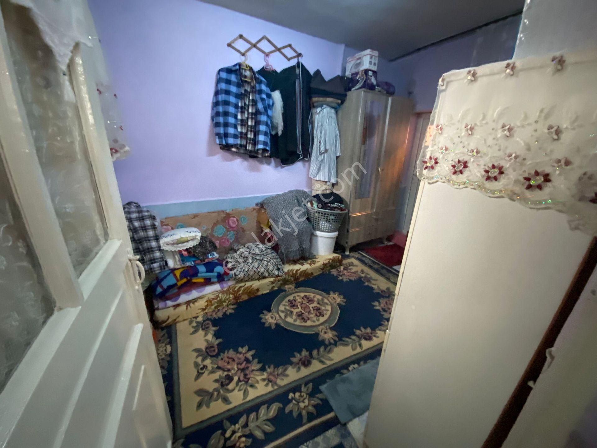 Acill Buca Ufuk Mah.de Yıkıkkemer Meydanda 96m2 Arsa İçerisinde Satılık Müstakil Ev - Görsel 16