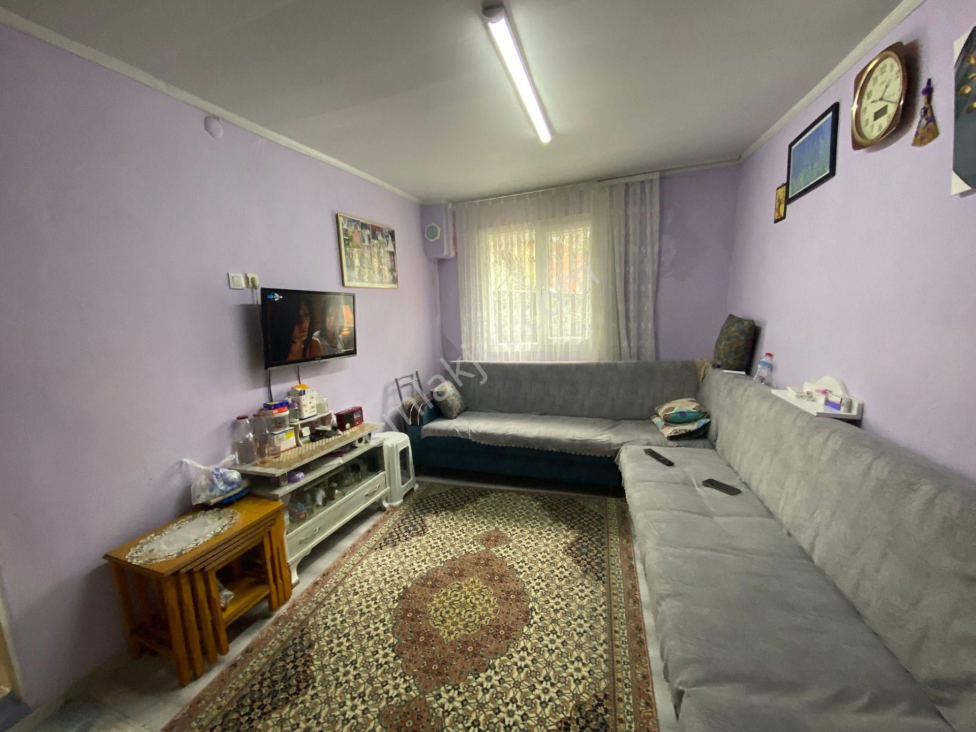 Acill Buca Ufuk Mah.de Yıkıkkemer Meydanda 96m2 Arsa İçerisinde Satılık Müstakil Ev - Görsel 3