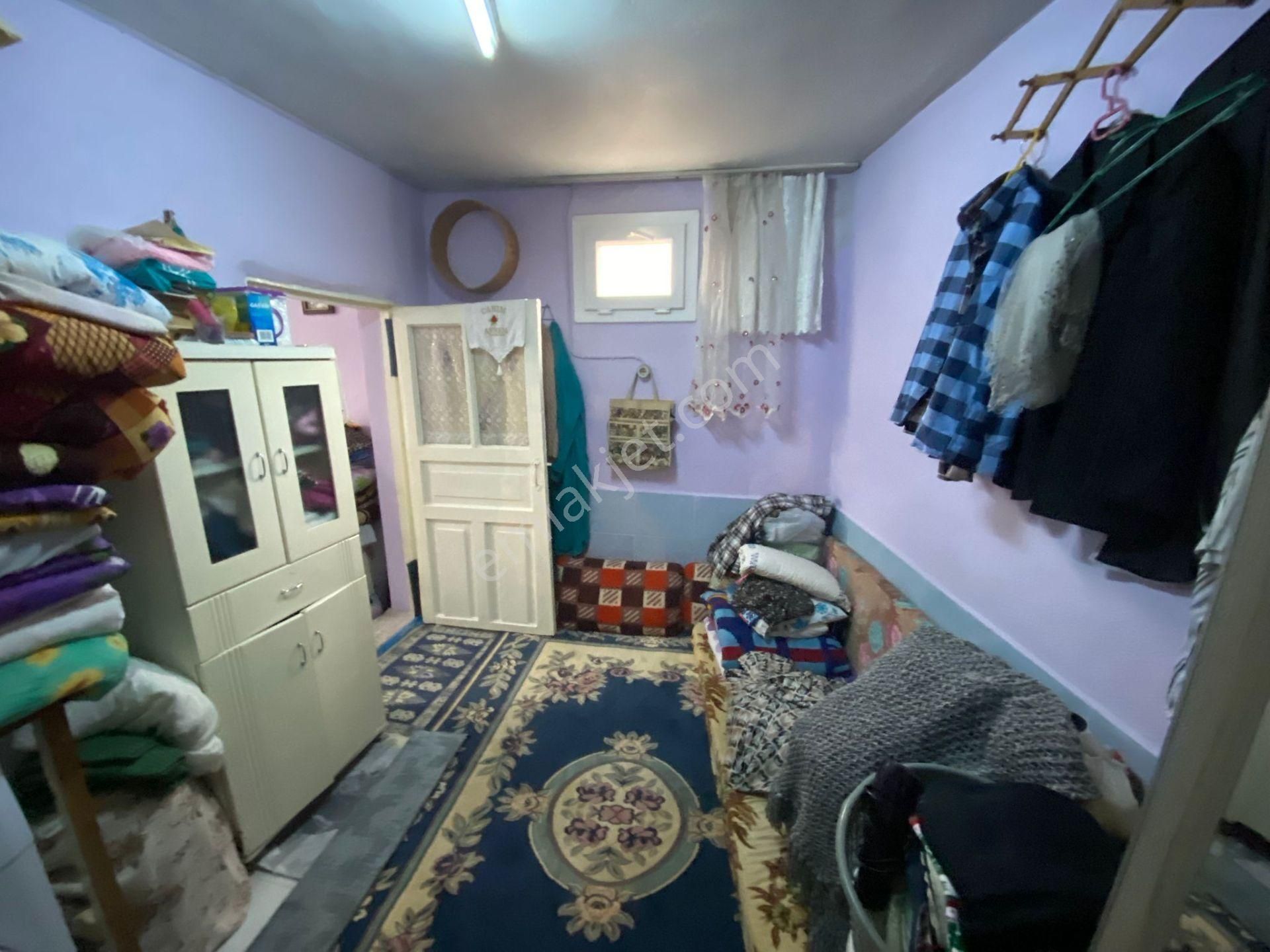 Acill Buca Ufuk Mah.de Yıkıkkemer Meydanda 96m2 Arsa İçerisinde Satılık Müstakil Ev - Görsel 11