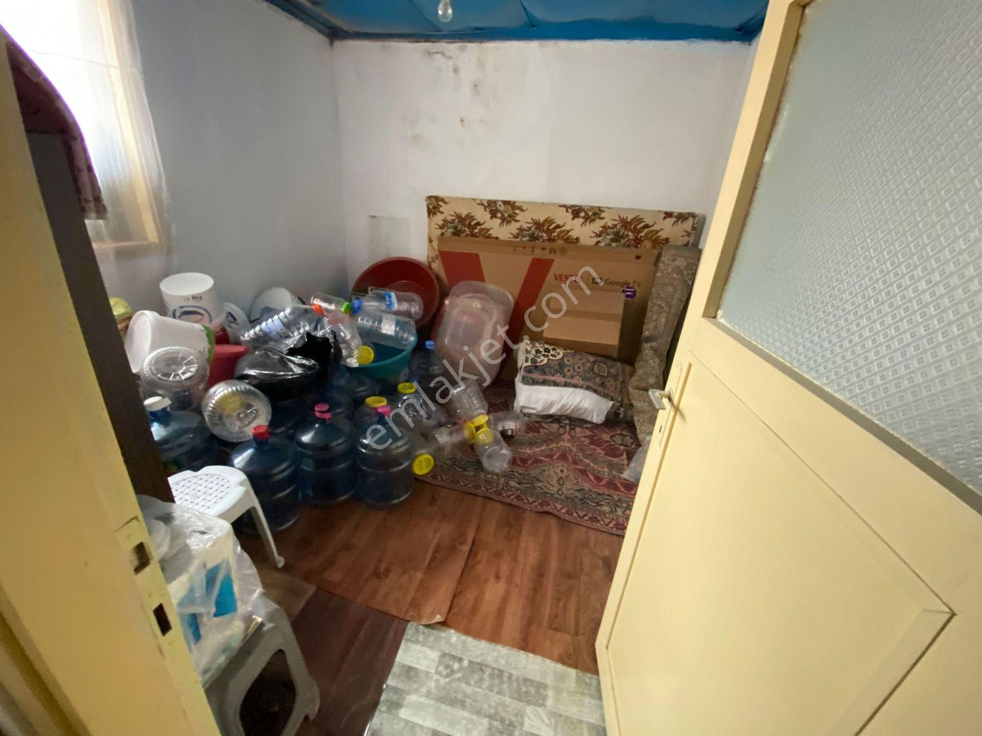 Acill Buca Ufuk Mah.de Yıkıkkemer Meydanda 96m2 Arsa İçerisinde Satılık Müstakil Ev - Görsel 10