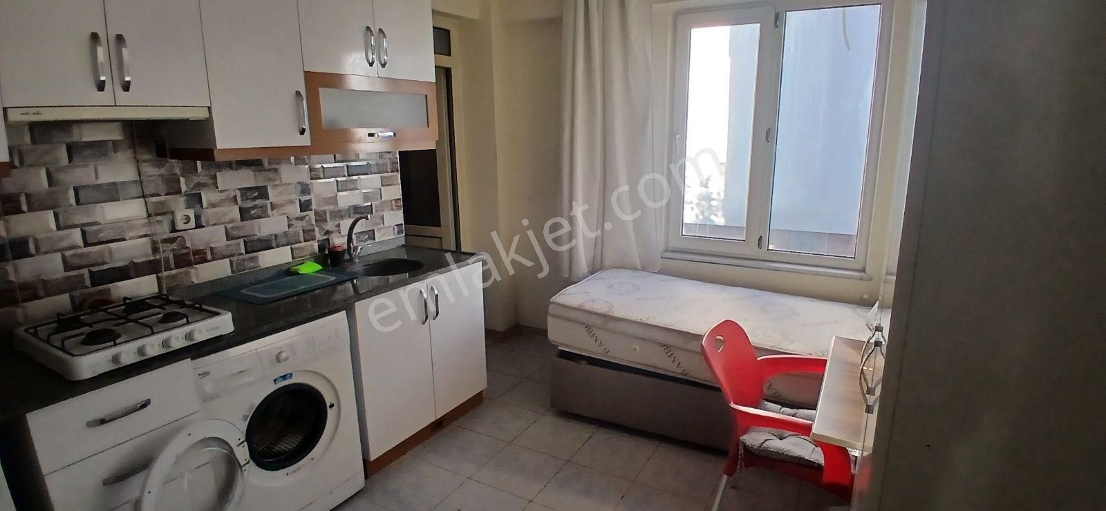 Kafeler Caddesinde Eşyalı Kiralık 1+0 - Görsel 2