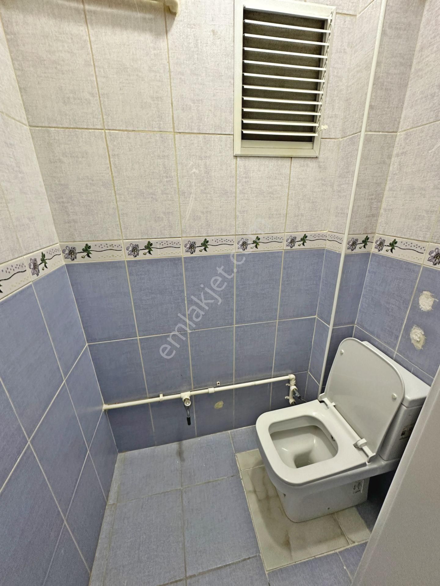 Saimekadın Mahallesinde Cadde Yakını Katta Yapılı 3+1 Kiralık Daire - Görsel 18