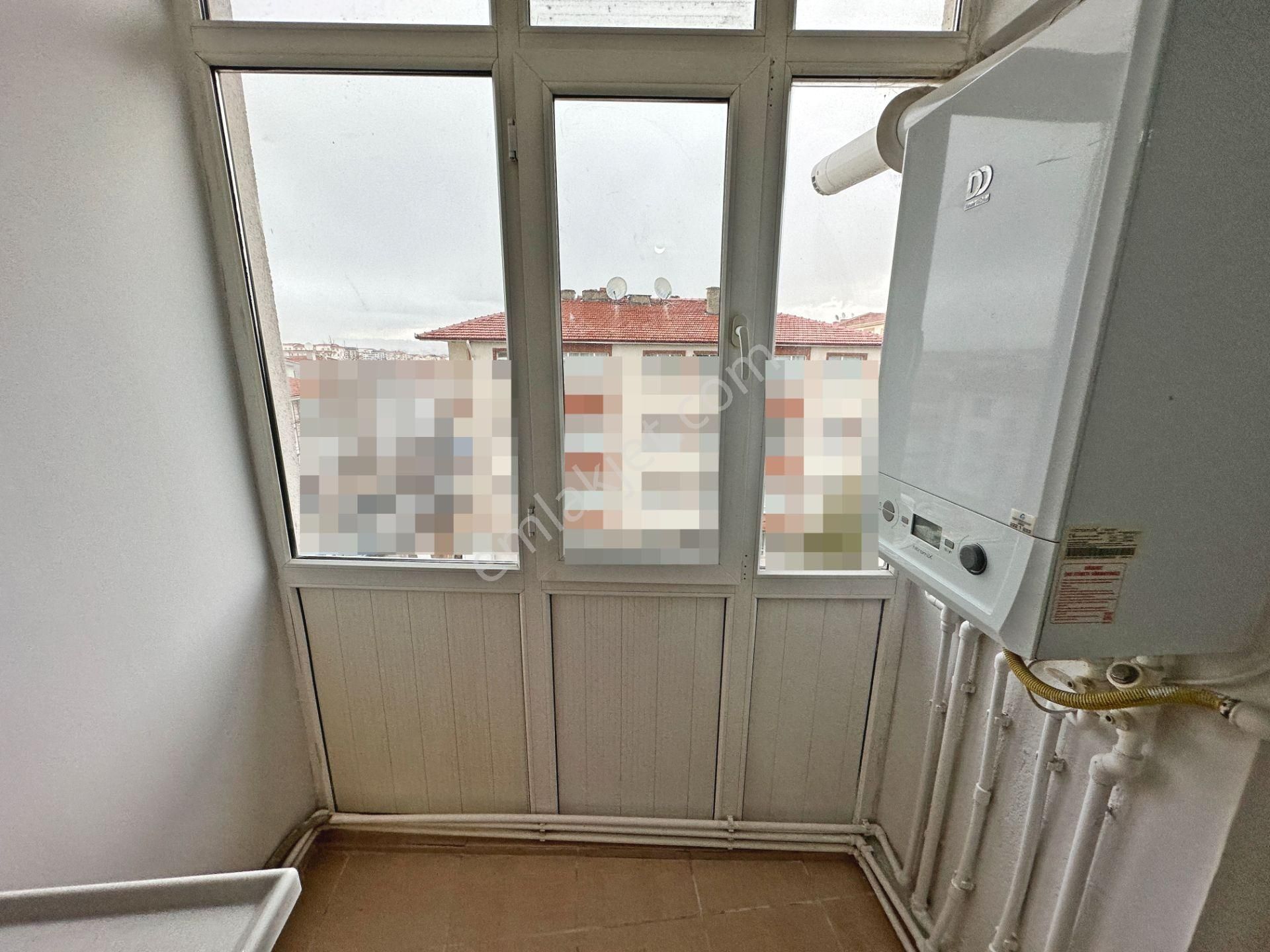 Saimekadın Mahallesinde Cadde Yakını Katta Yapılı 3+1 Kiralık Daire - Görsel 16