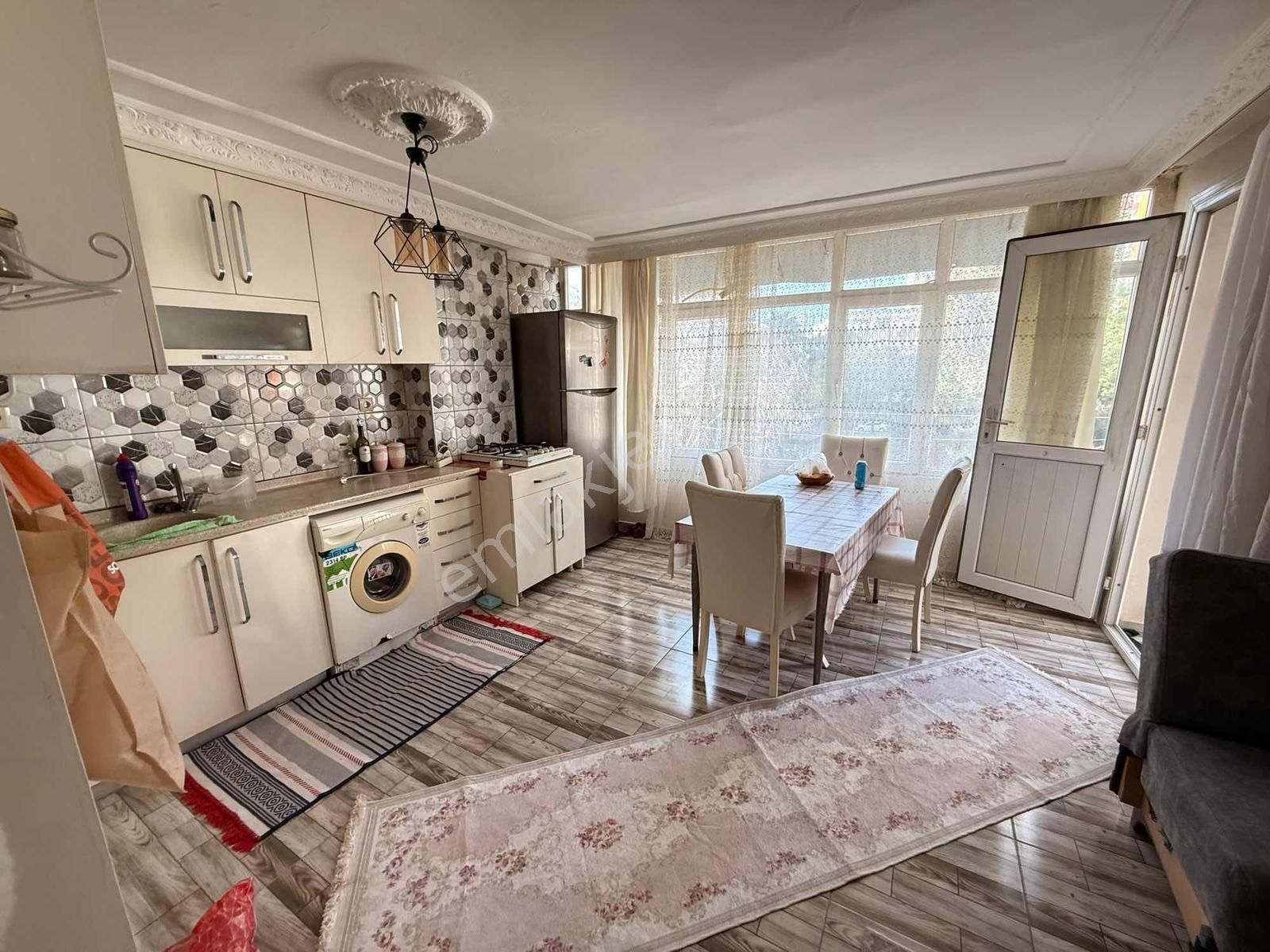 Beyazevler Mah 2+1 Eşyalı Kiralık Daire