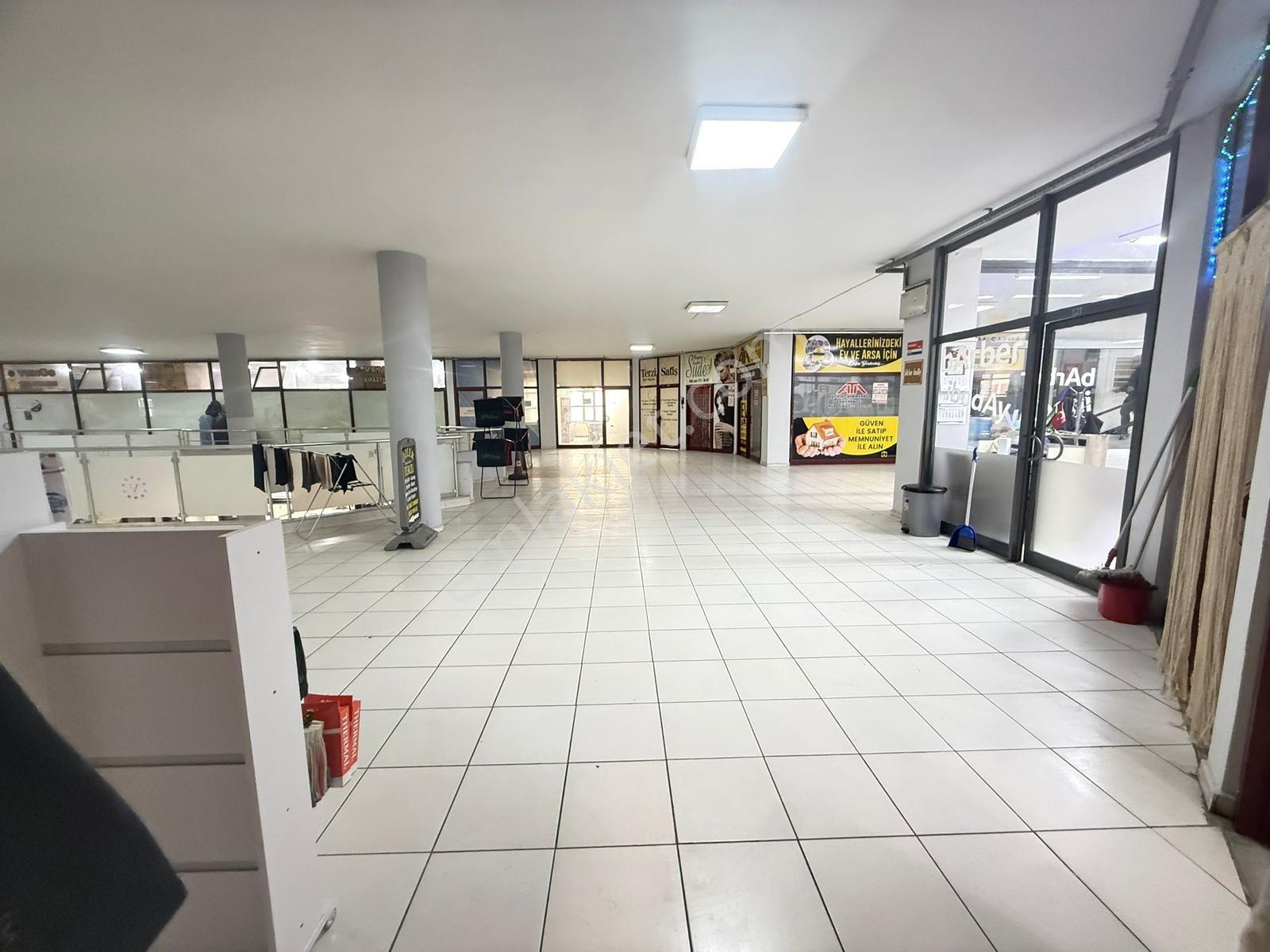 Derince Venüs İş Merkezinde Devren Kiralık İç Giyim Dükkanı - Görsel 12