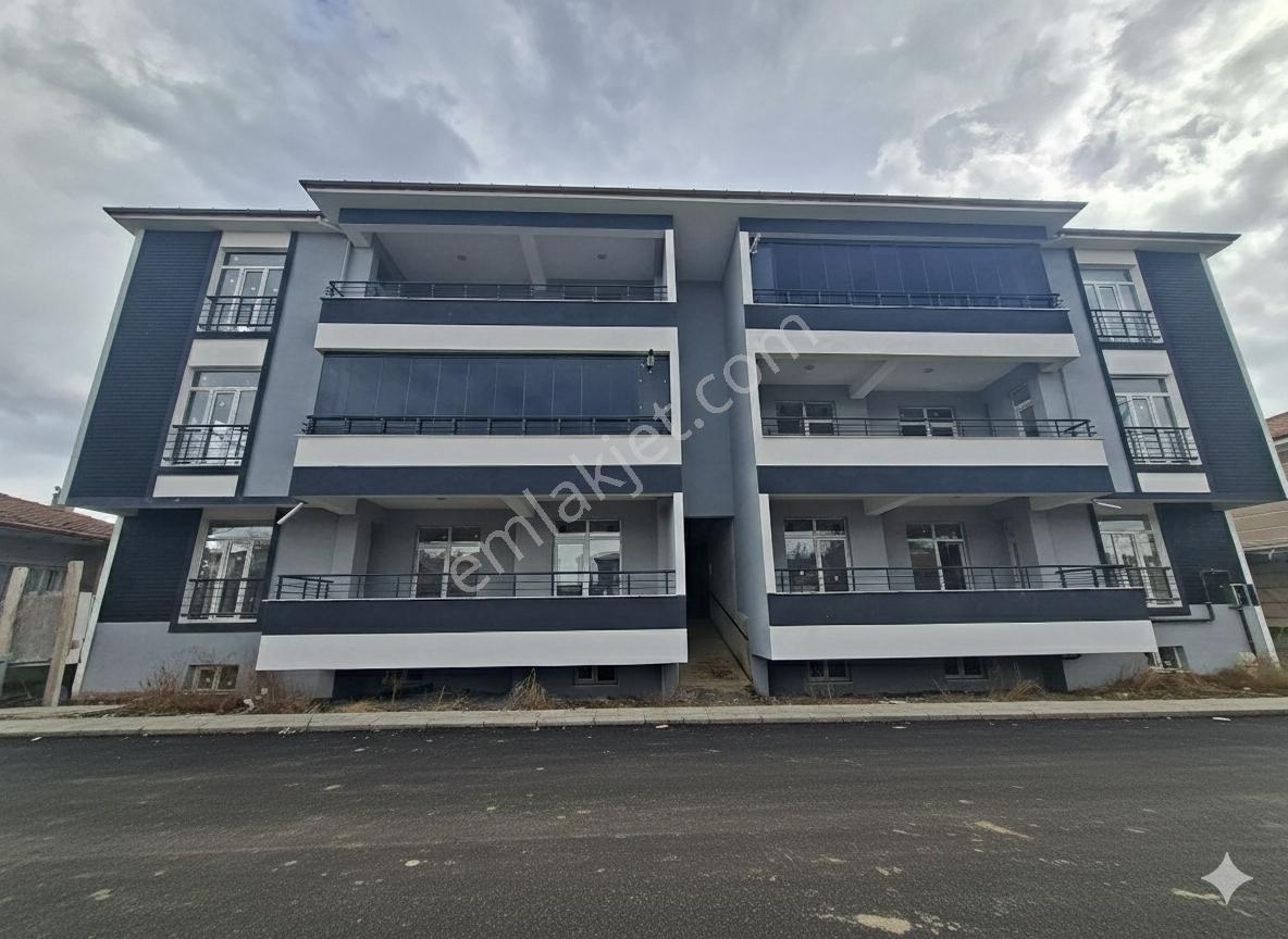Remax Dem'den Halitpaşa Mahalesi Satılık 3+1 Fırsat Daire