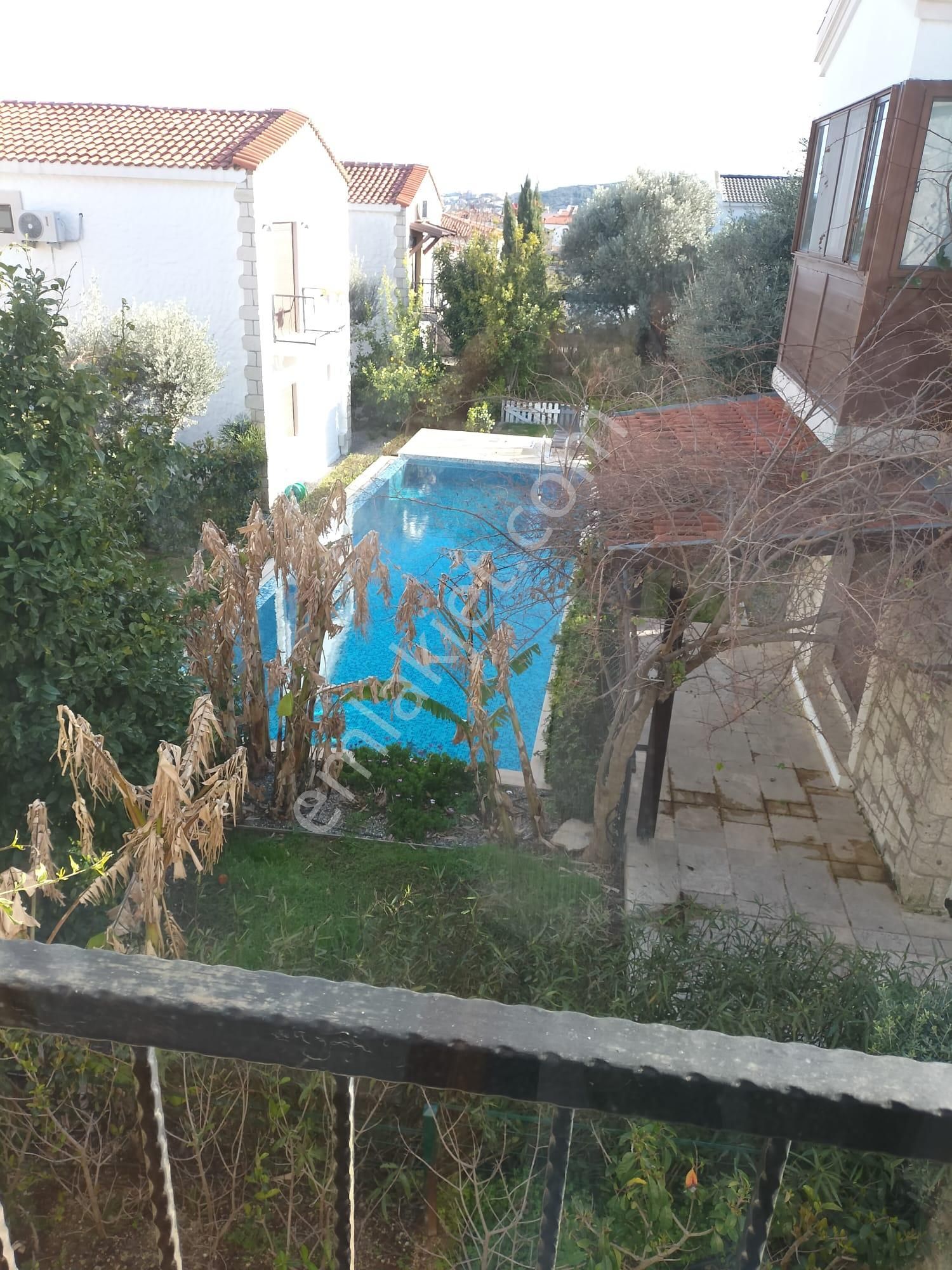 Alaçatı Merkezde Havuzlu Site İçerisinde Satılık Taş Ev - Görsel 32
