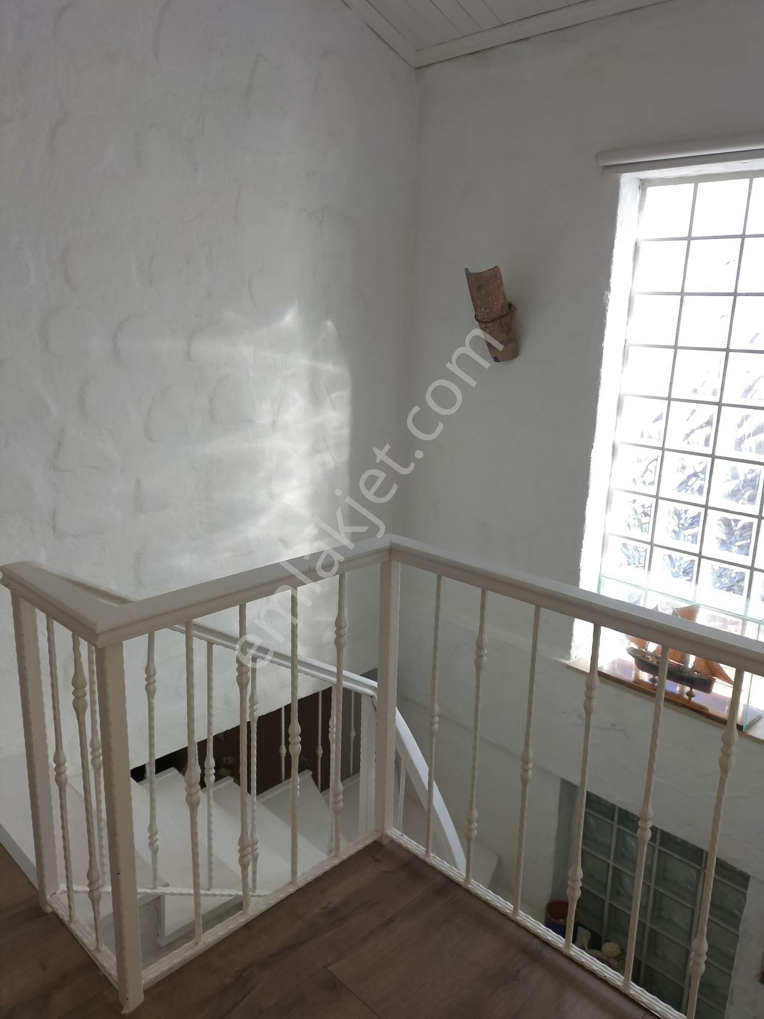Alaçatı Merkezde Havuzlu Site İçerisinde Satılık Taş Ev - Görsel 27