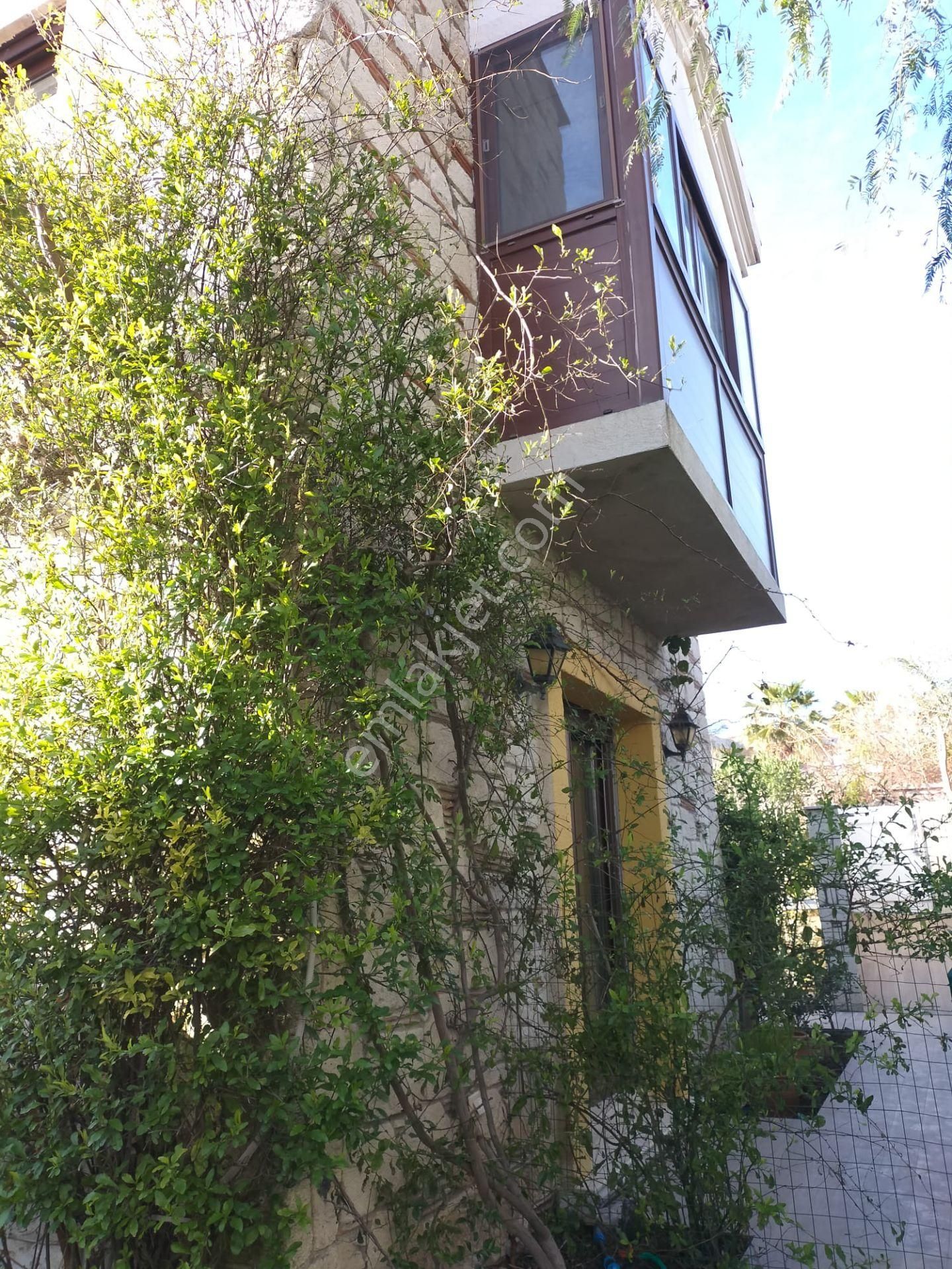 Alaçatı Merkezde Havuzlu Site İçerisinde Satılık Taş Ev - Görsel 33