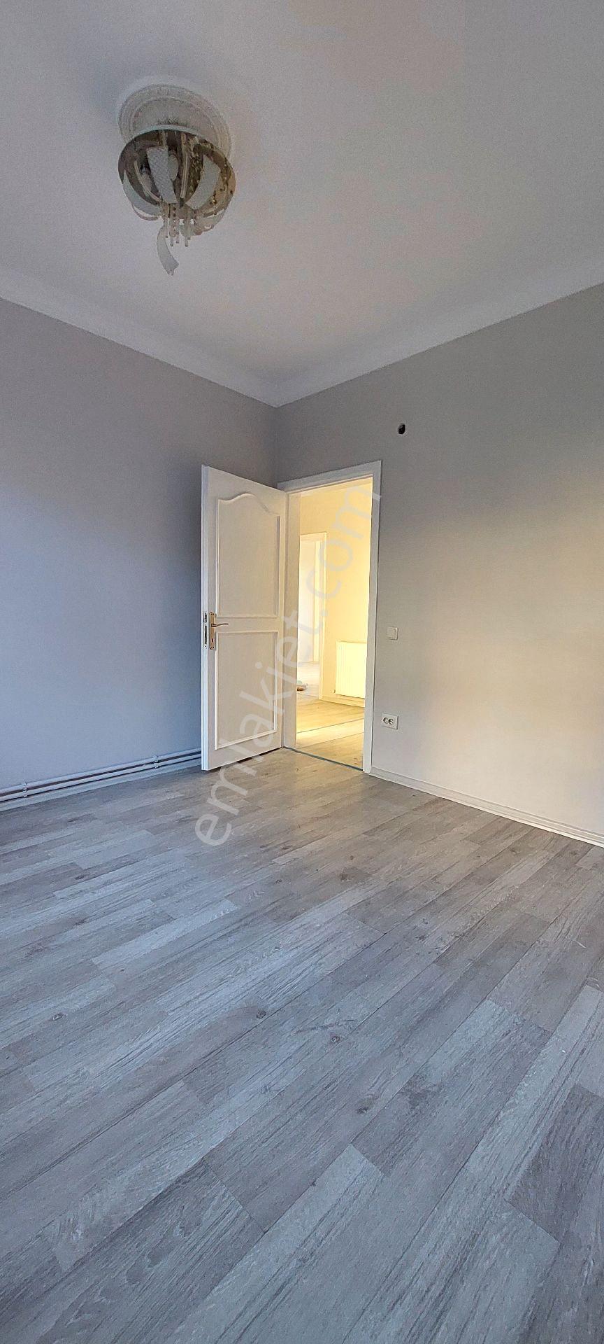 Sahibinden Kiralık Gtü Ve Marmaraya Yakın, Balkonu Ve Ankastre Mutfaklı Bahçeli Daire ( Eşyasız ) - Görsel 8