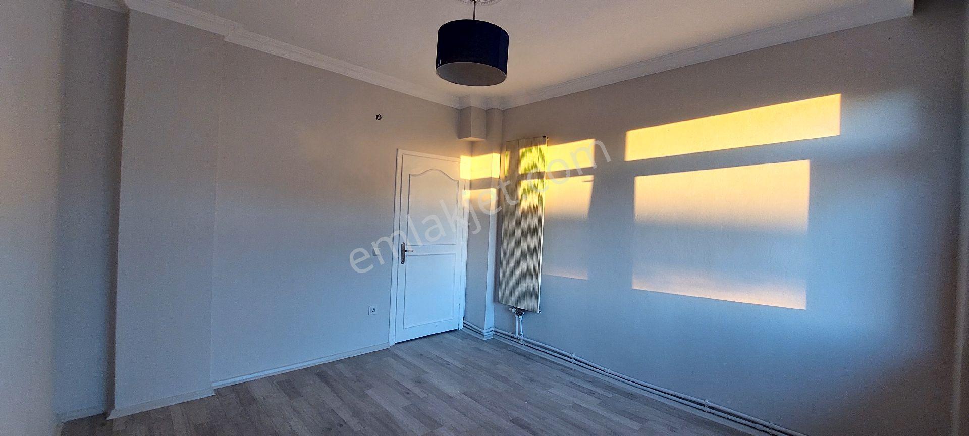 Sahibinden Kiralık Gtü Ve Marmaraya Yakın, Balkonu Ve Ankastre Mutfaklı Bahçeli Daire ( Eşyasız ) - Görsel 34