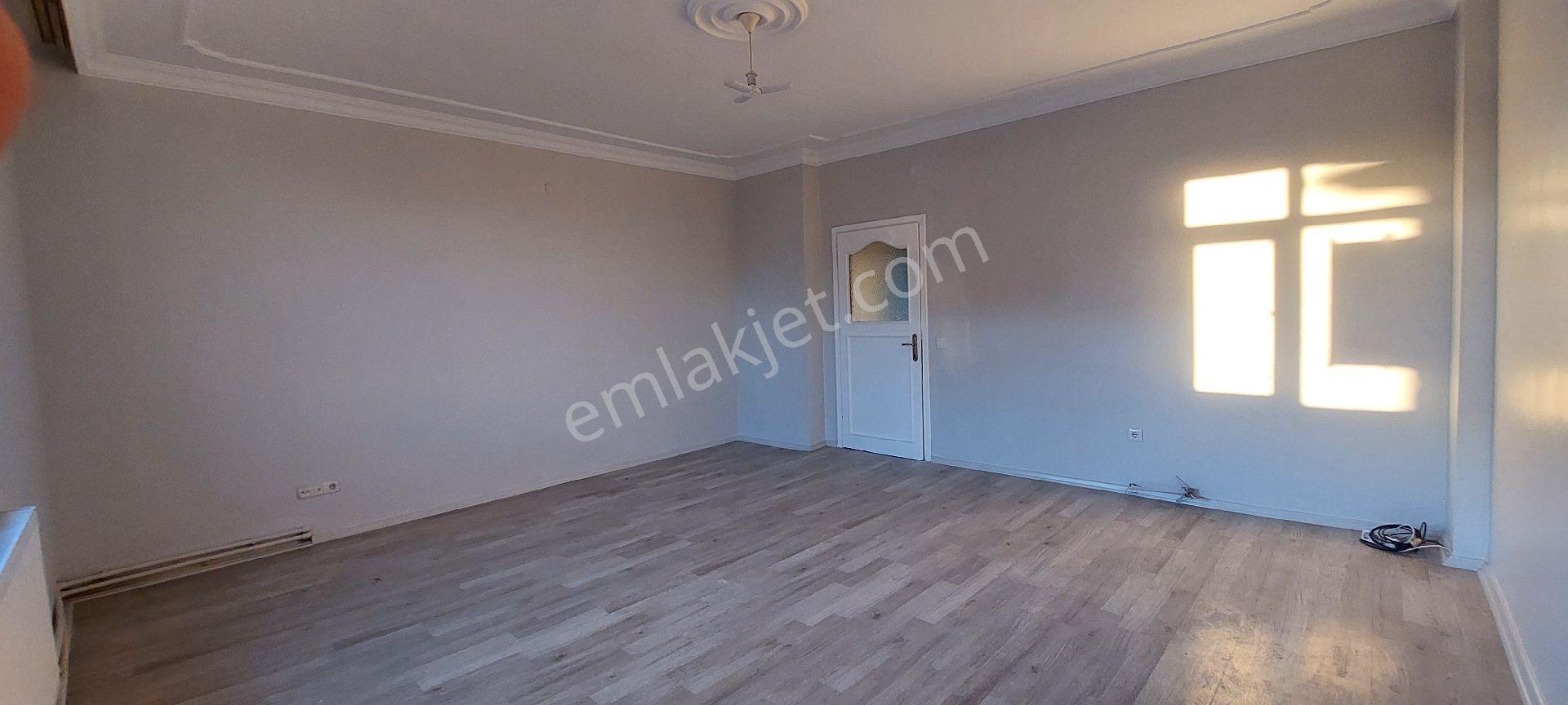 Sahibinden Kiralık Gtü Ve Marmaraya Yakın, Balkonu Ve Ankastre Mutfaklı Bahçeli Daire ( Eşyasız ) - Görsel 29
