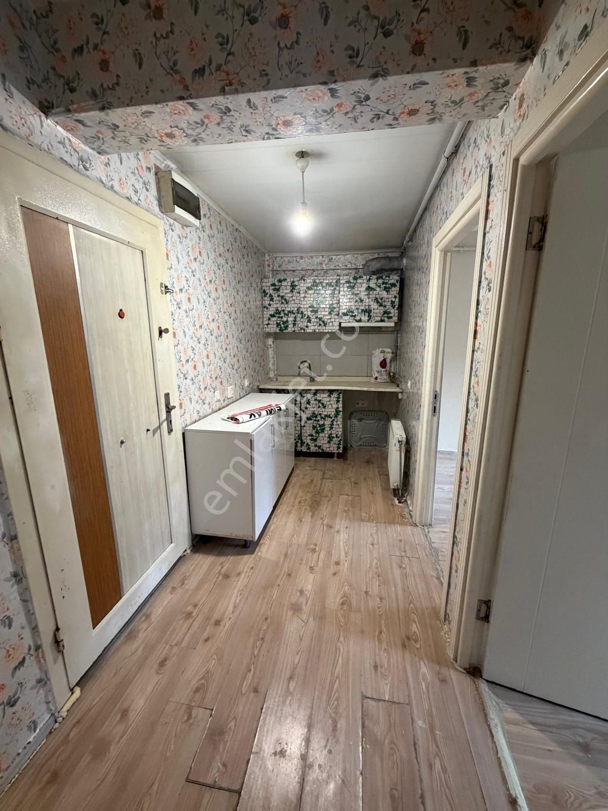 Oscar'dan Sütlüce'de İstaklal Caddesi Yakını Balkonlu 1+1