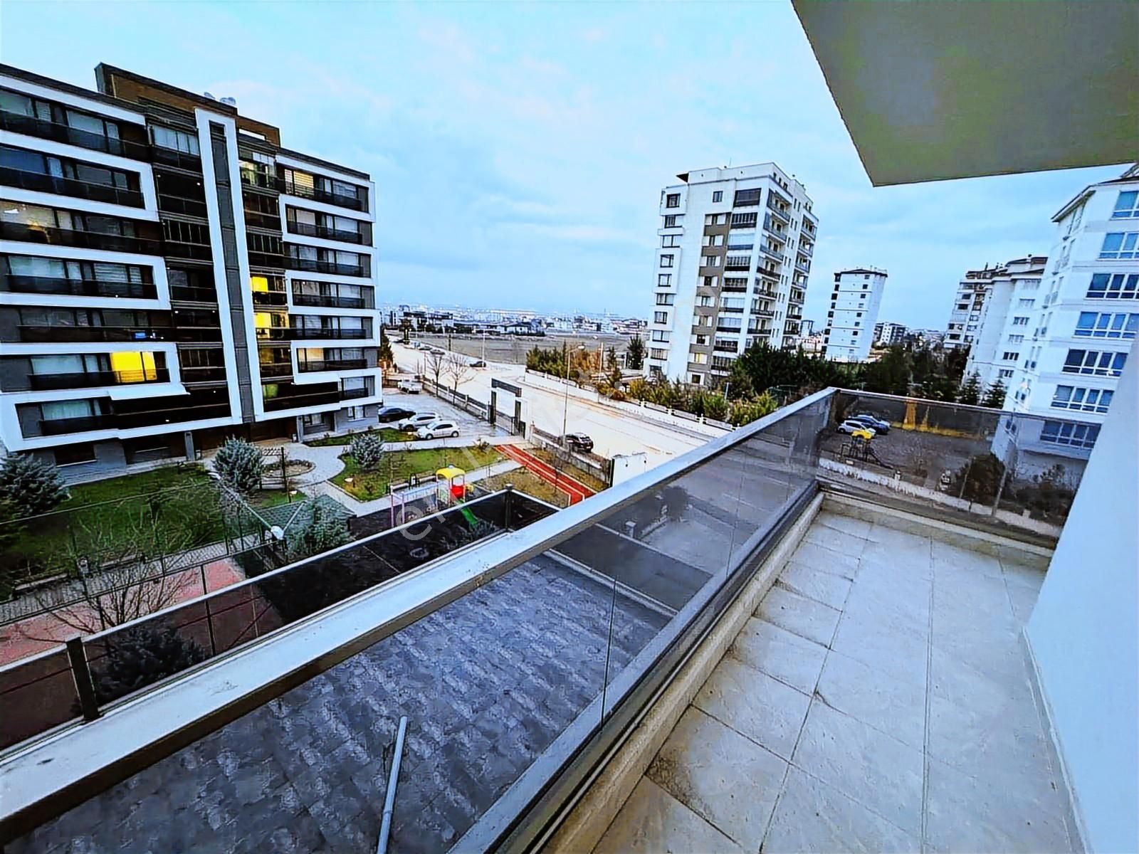 Bağlıca'da Katta Tek Daire Süper Konumda Geniş 5+1 Satılık Daire - Görsel 8