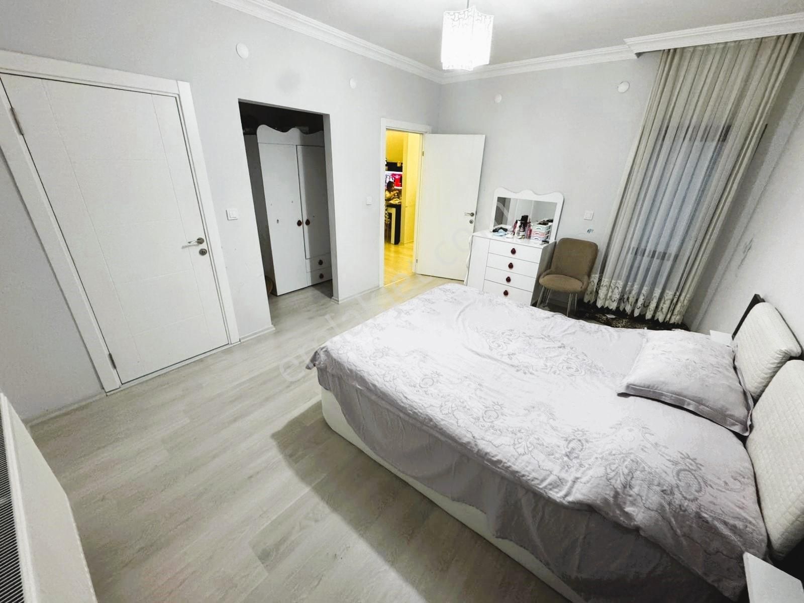 Bağlıca'da Katta Tek Daire Süper Konumda Geniş 5+1 Satılık Daire - Görsel 23