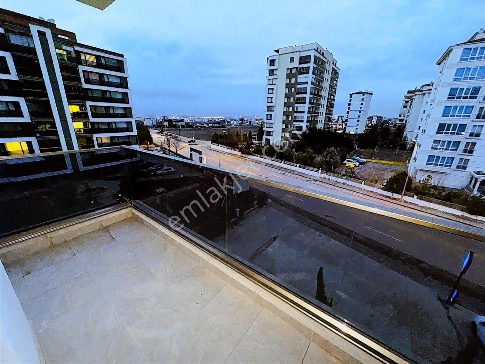 Bağlıca'da Katta Tek Daire Süper Konumda Geniş 5+1 Satılık Daire - Görsel 16