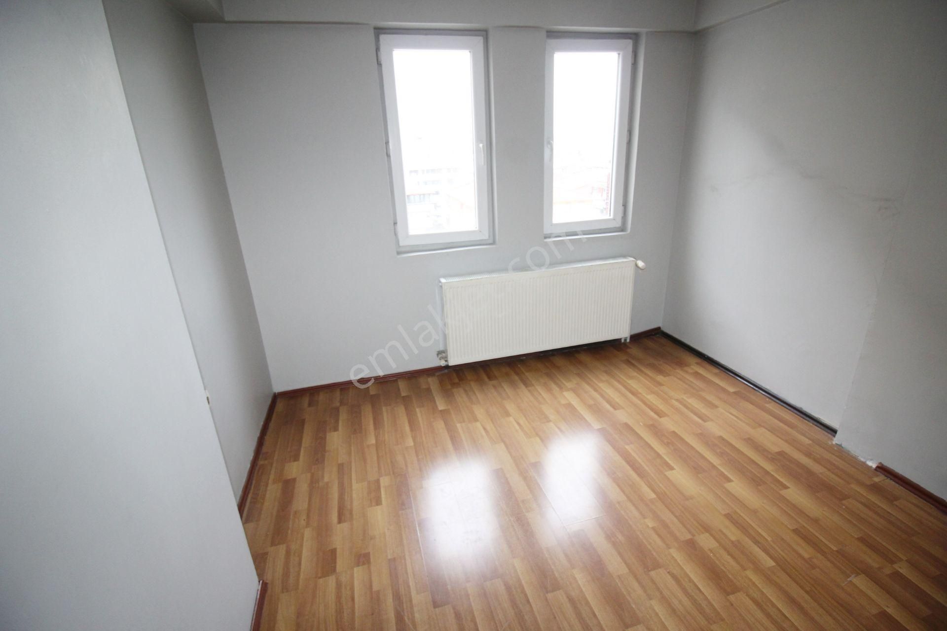 Krc'den Harman Mah.ahmet Akbaş Caddesine 90 M. 3+1 Kiralık Daire - Görsel 7