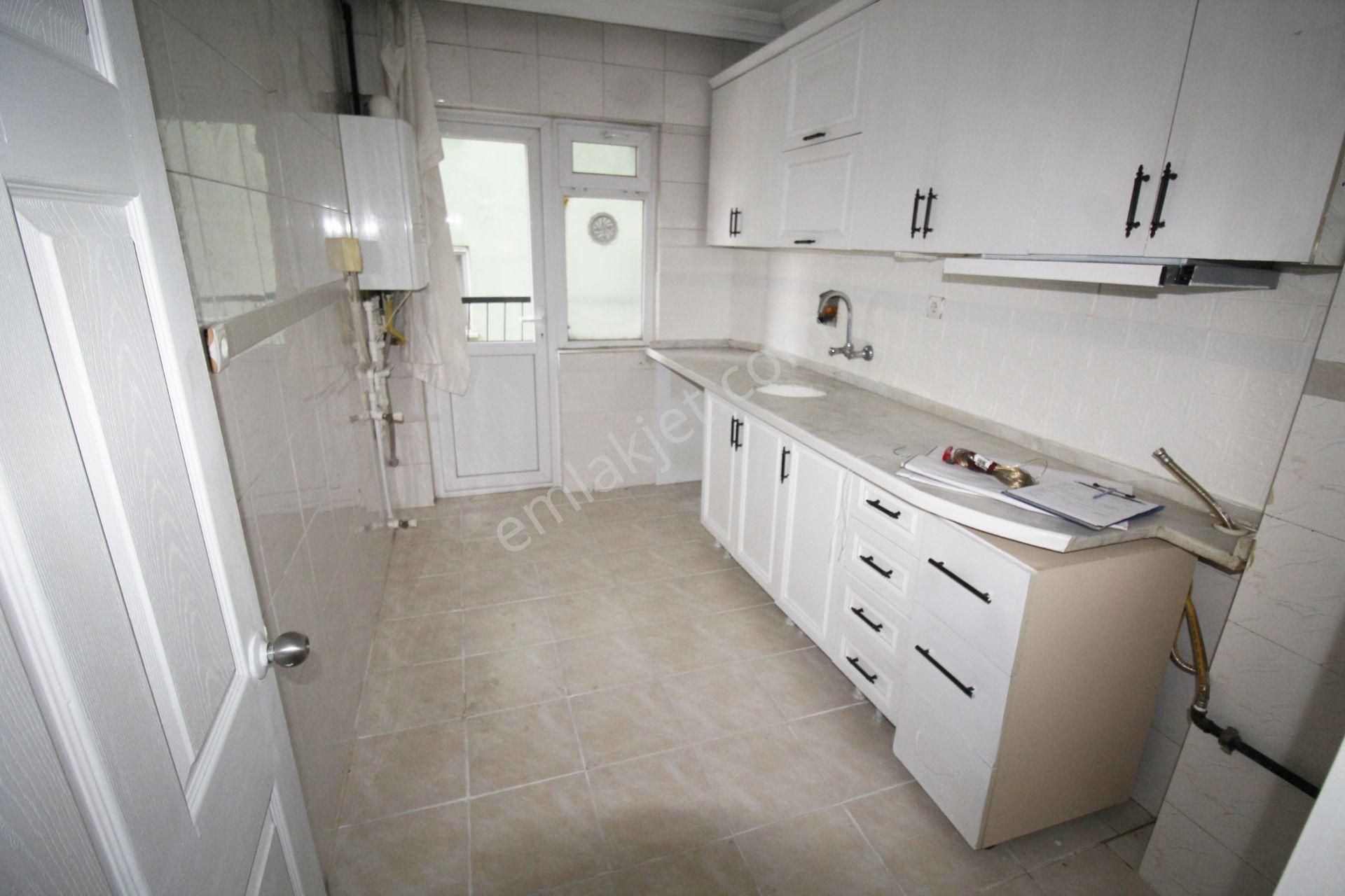 Krc'den Harman Mah.ahmet Akbaş Caddesine 90 M. 3+1 Kiralık Daire - Görsel 4