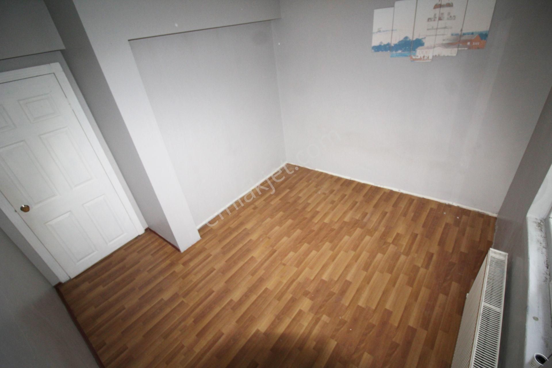 Krc'den Harman Mah.ahmet Akbaş Caddesine 90 M. 3+1 Kiralık Daire - Görsel 12