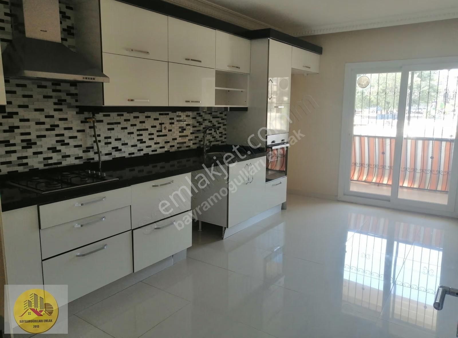 Buca Yeşilbağlar Mah Kiralık 3+1 Köşe Daire