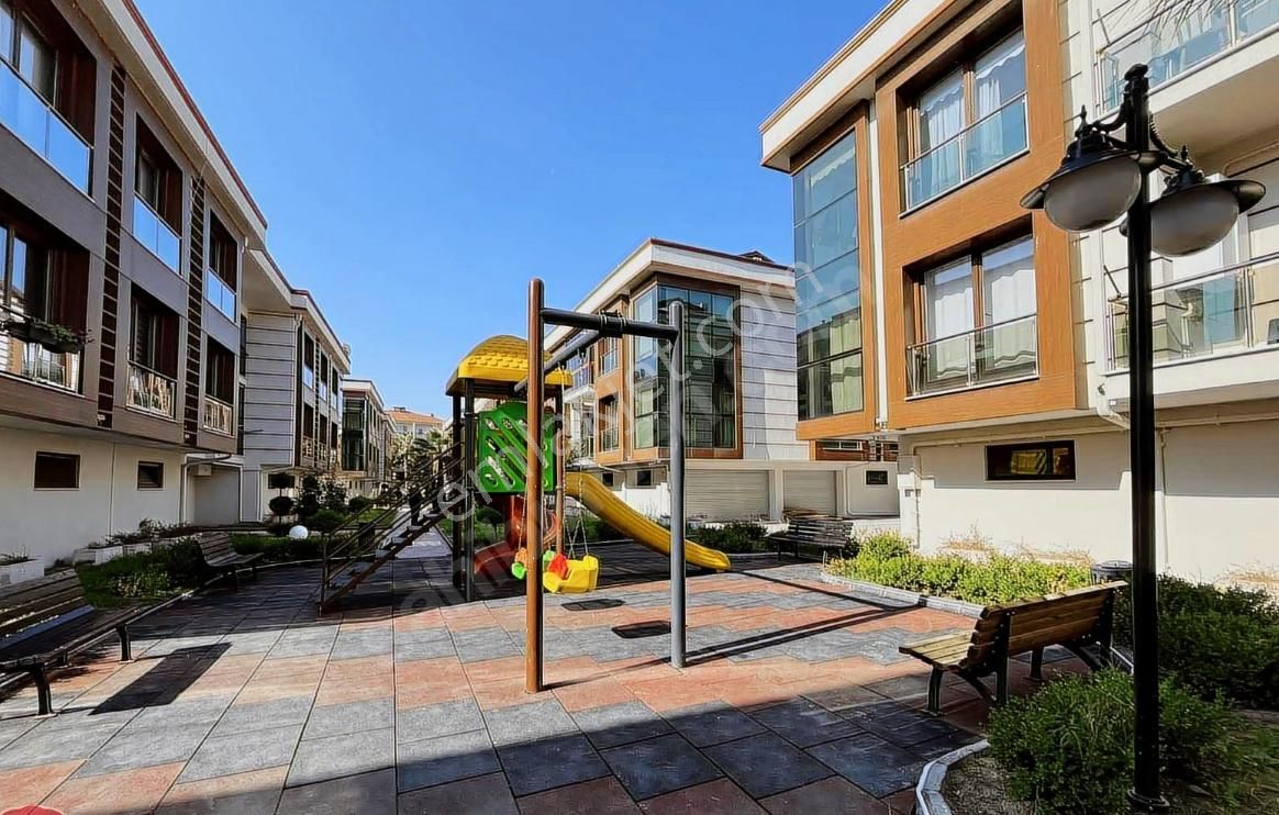 Lux Sıtede Sahibinden Satilik Lux Sitede Cati Dublex Ve Buyuk Mustakıl Garajlı (35 M2) - Görsel 4