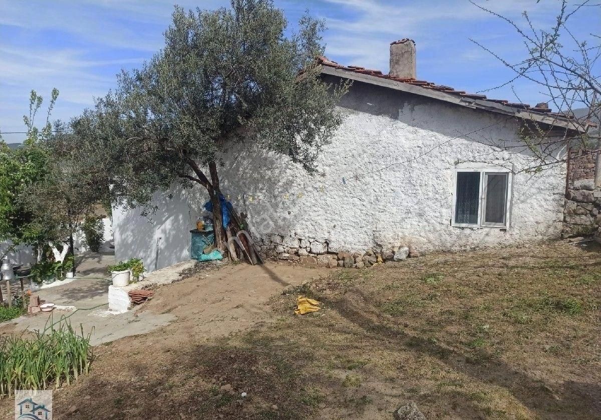 Kınık Büyükoba Da 6.995 M2 Satılık Tarla Ve İçinde Köy Evi - Görsel 4