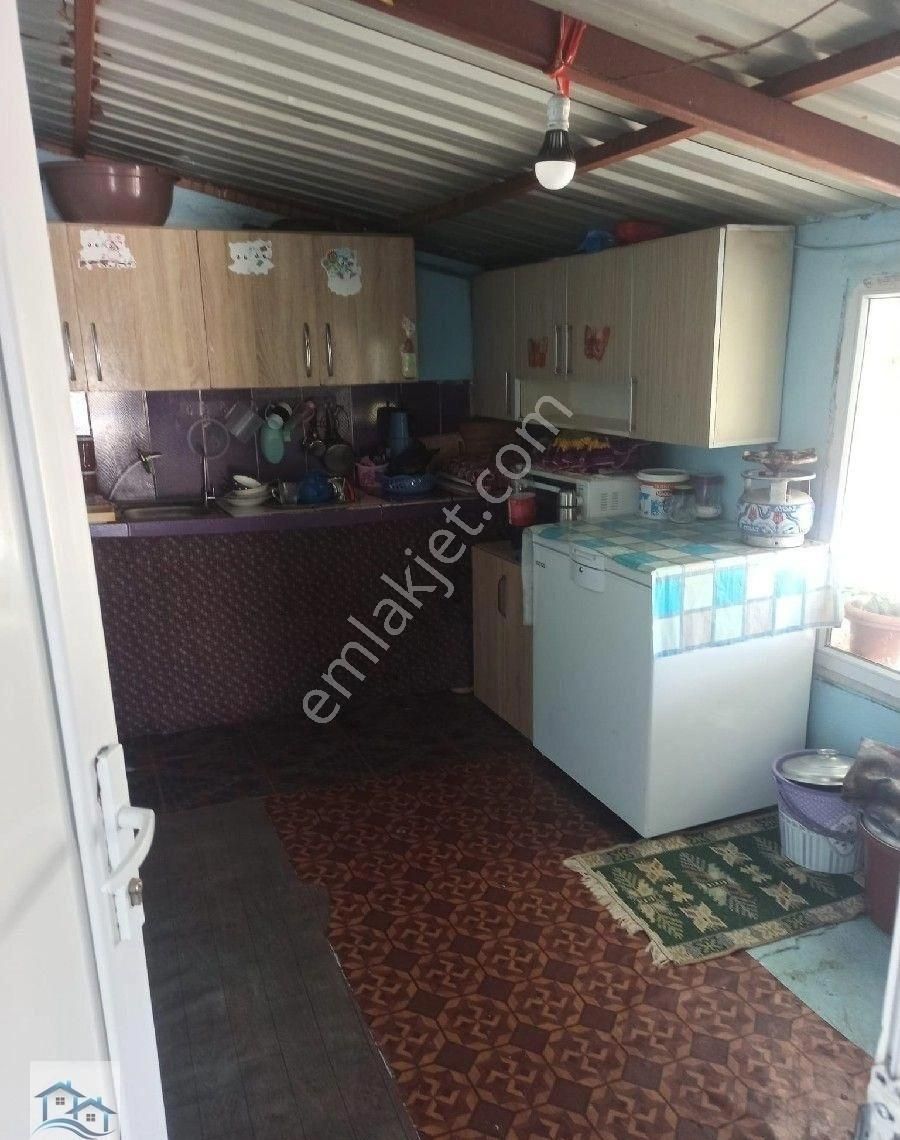 Kınık Büyükoba Da 6.995 M2 Satılık Tarla Ve İçinde Köy Evi - Görsel 3