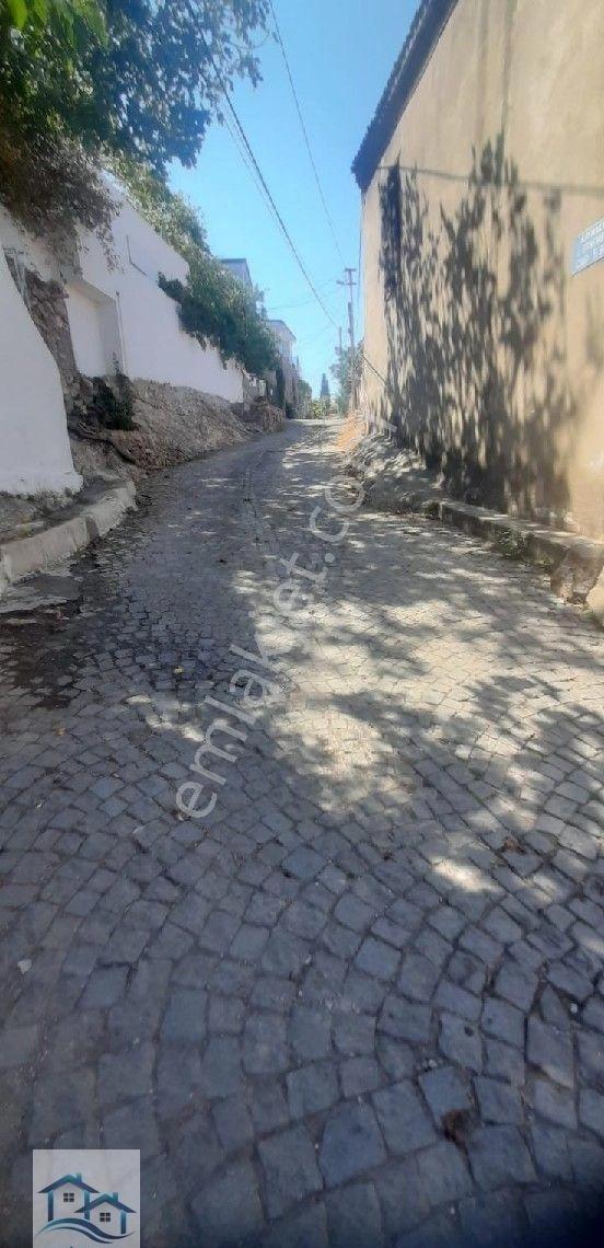 Ayvalık, Hamdibey'de Deniz Manzaralı 90 M2 Satılık Arsa