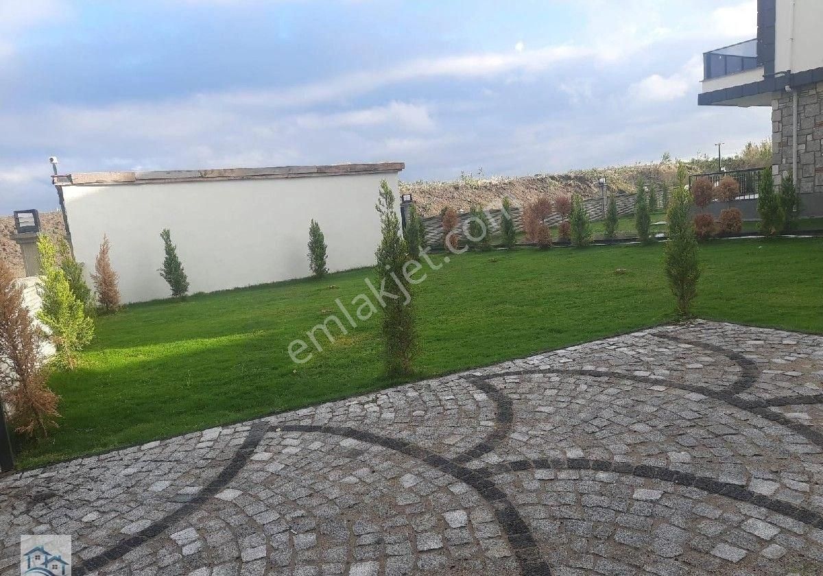 Ayvalık, Altınova'da Size Huzuru Vadeden Satılık Villalarımız - Görsel 31