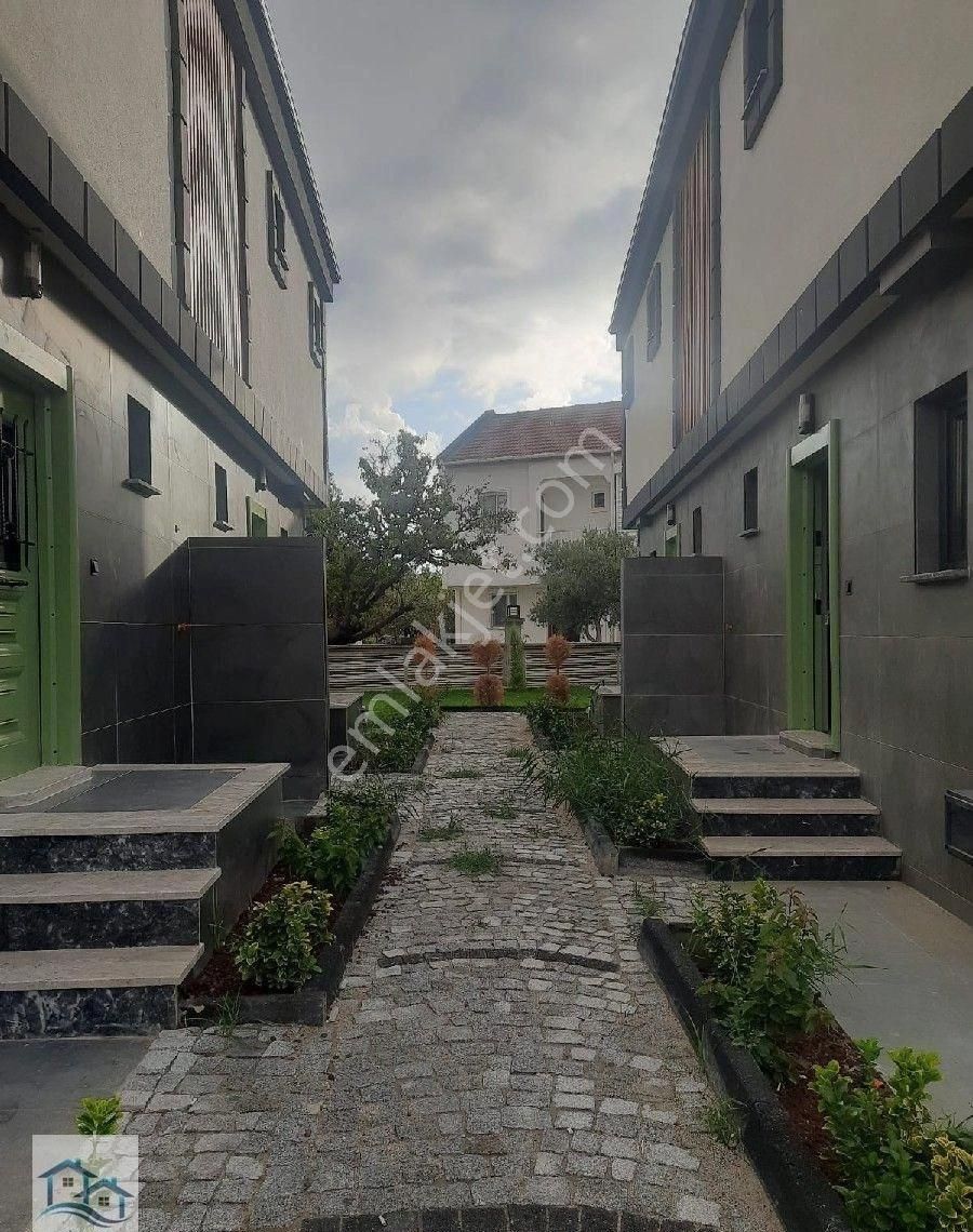 Ayvalık, Altınova'da Size Huzuru Vadeden Satılık Villalarımız