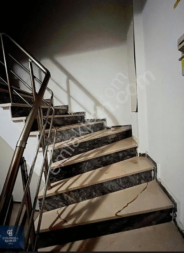 Biga Kapalı Çarşı Yanında Eşyalı Kiralık 1+1 - Görsel 2