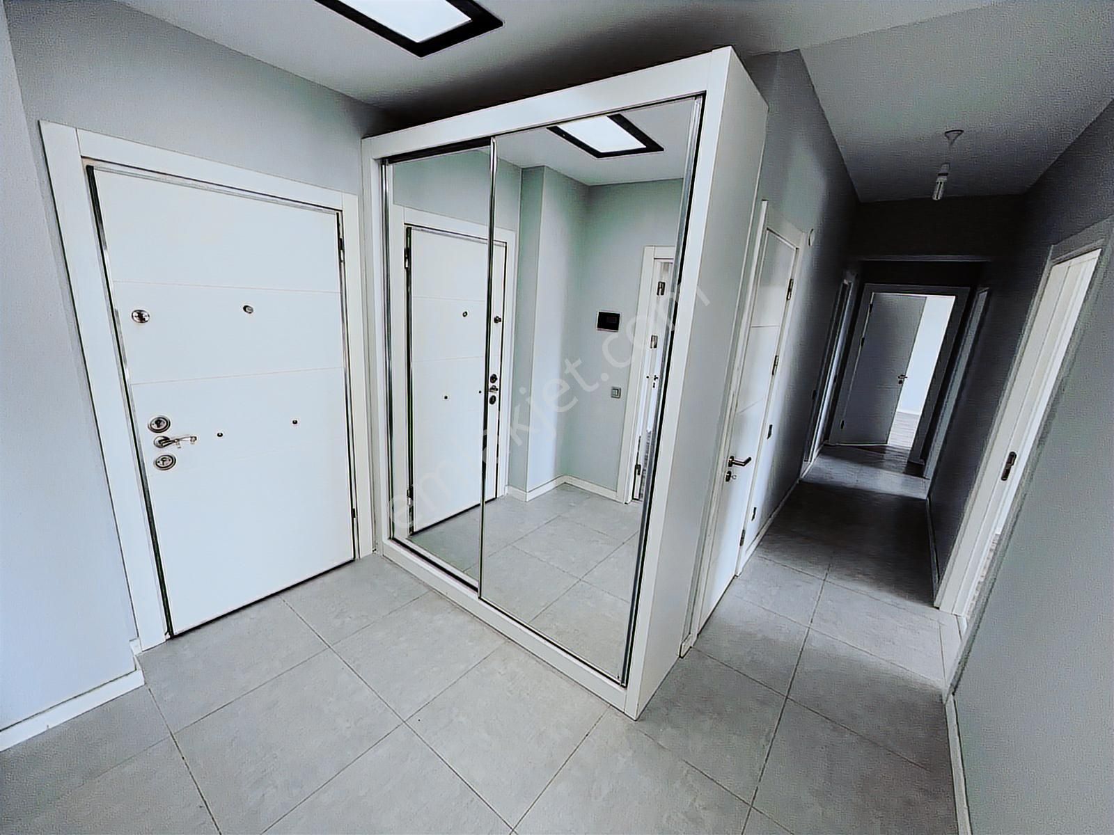 Bornova Goldiva Kuzey'de Boş Oturmaya Hazır 3+1 Satılık Daire - Görsel 32