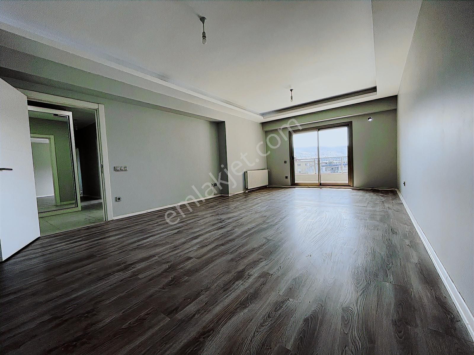 Bornova Goldiva Kuzey'de Boş Oturmaya Hazır 3+1 Satılık Daire - Görsel 11