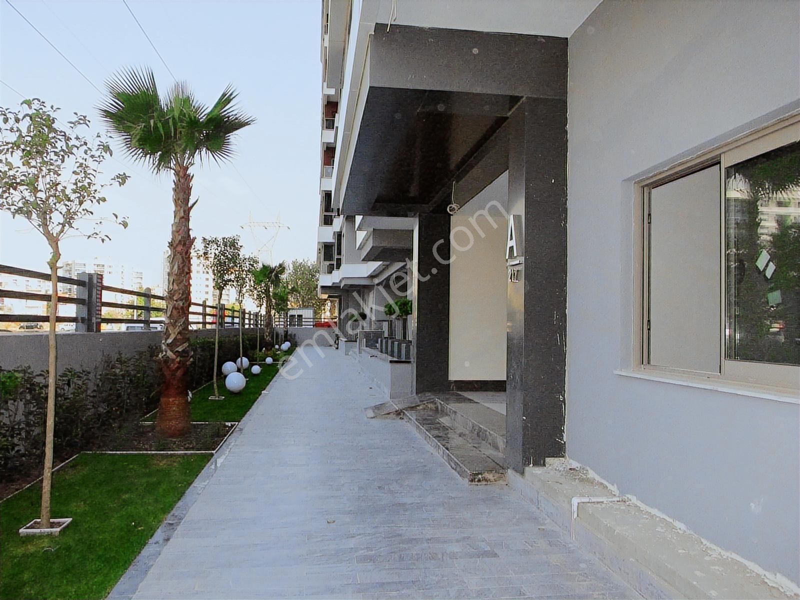 Bornova Goldiva Kuzey'de Boş Oturmaya Hazır 3+1 Satılık Daire - Görsel 18