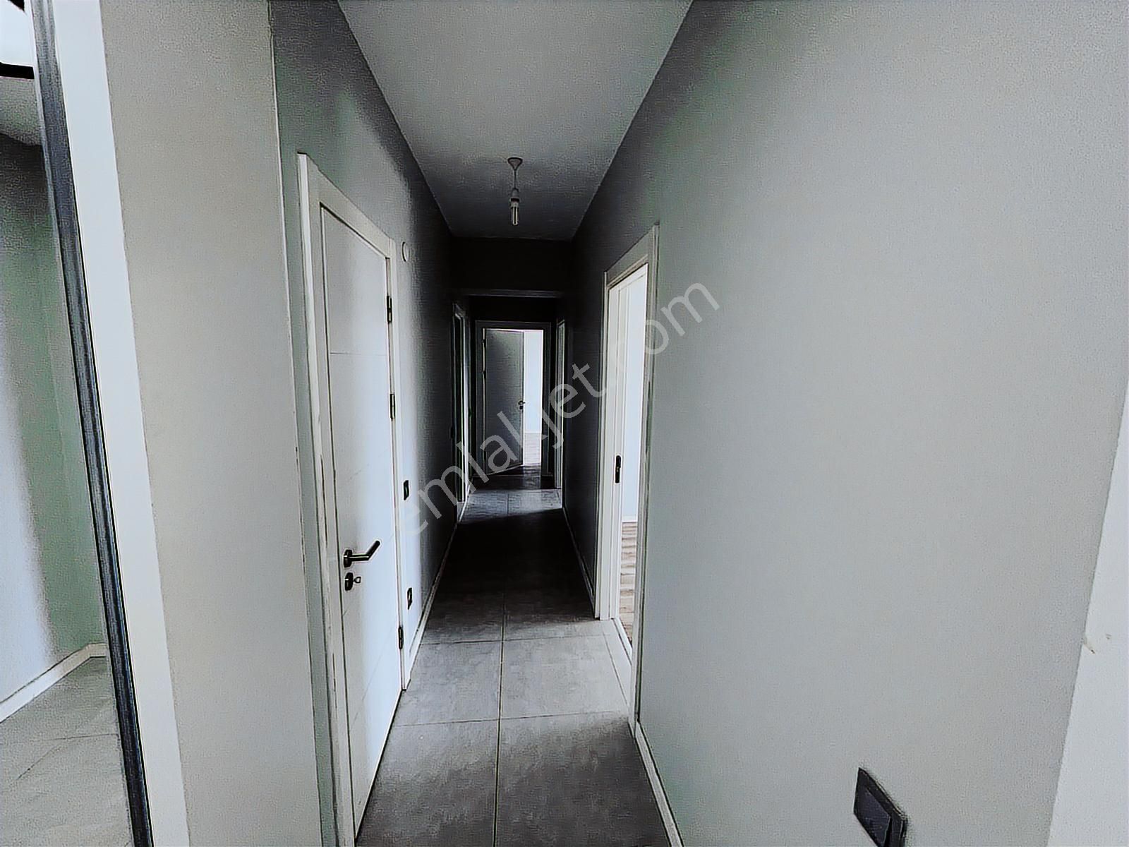 Bornova Goldiva Kuzey'de Boş Oturmaya Hazır 3+1 Satılık Daire - Görsel 4